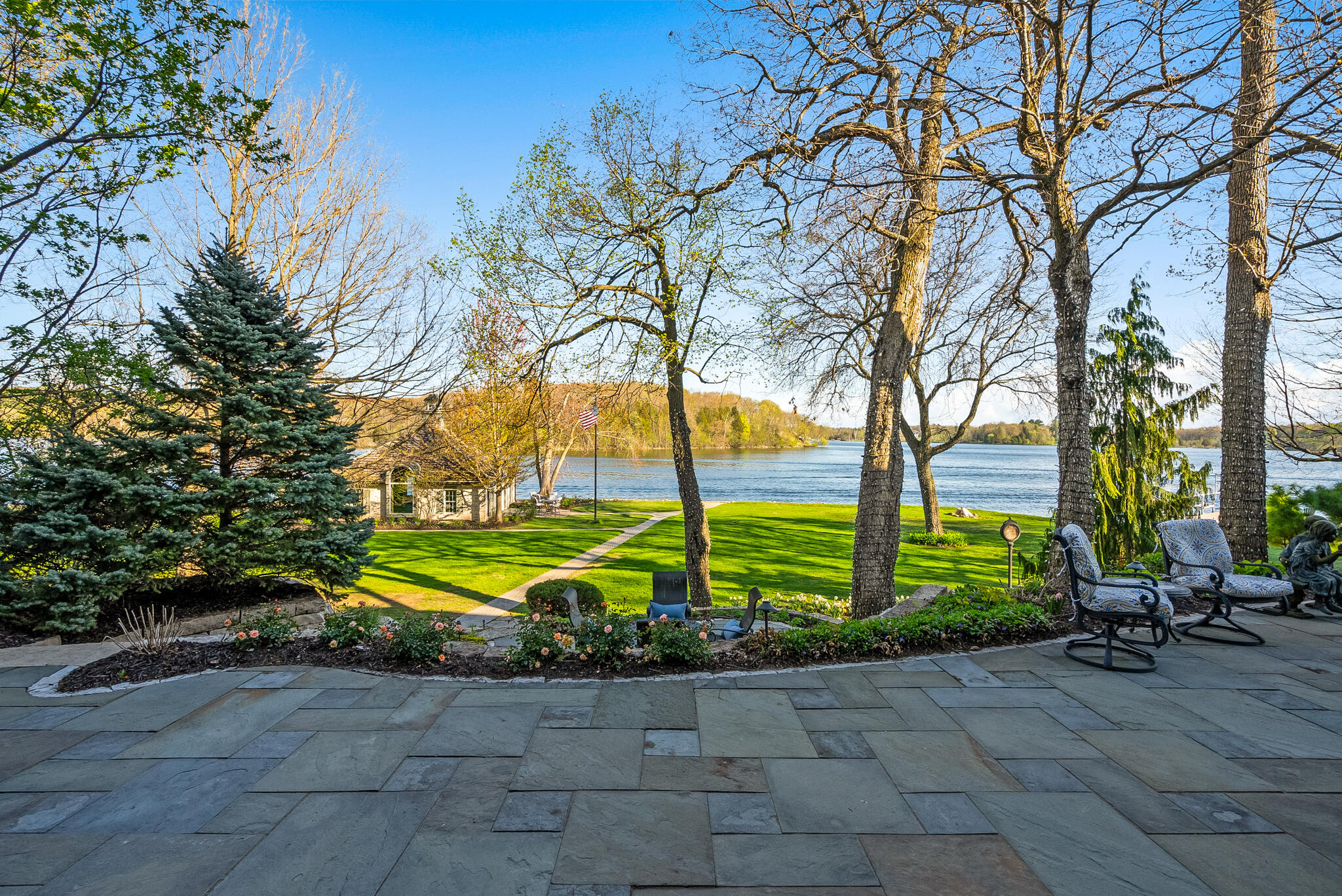 Wisconsin Lake Home for sale (MLS#: 1919354) at 4513 N Hewitts Point Rd, in Oconomowoc Lake, Wisconsin. (31 of 38)