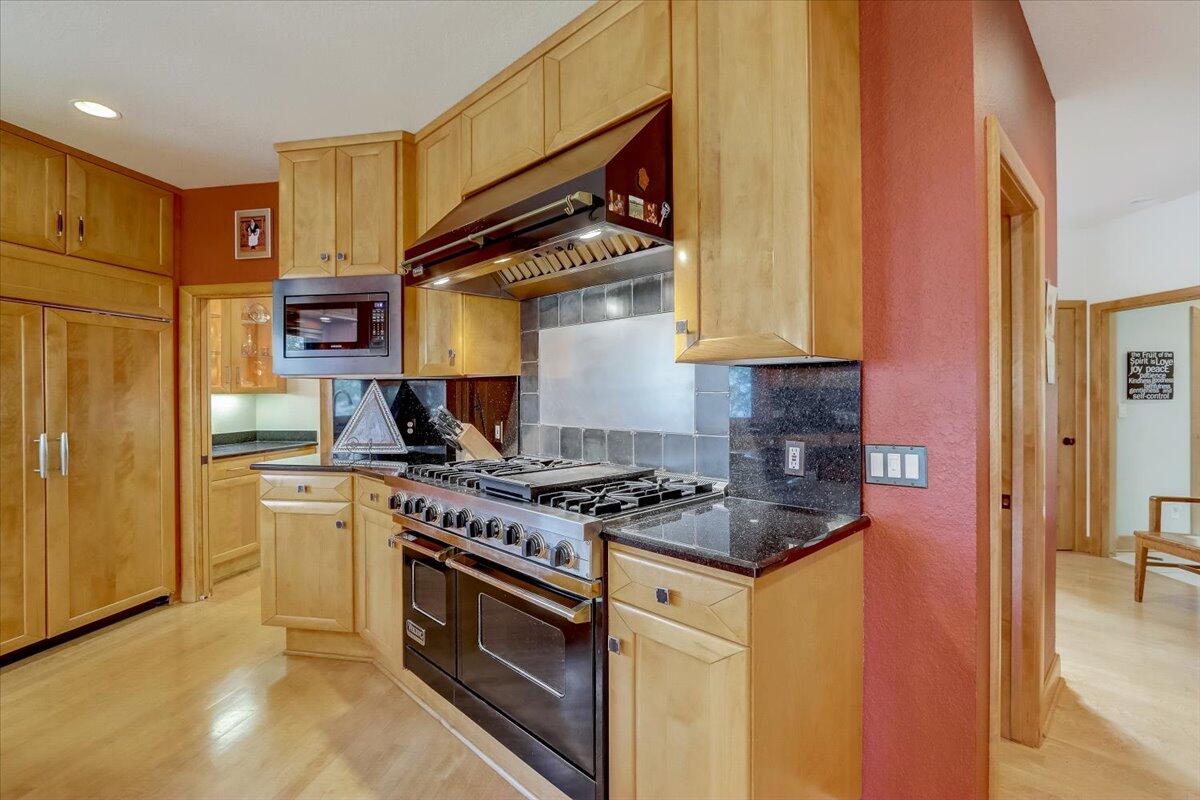 Wisconsin Lake Home for sale (MLS#: 1919462) at 6625  Charles St, in Caledonia, Wisconsin. (11 of 30)