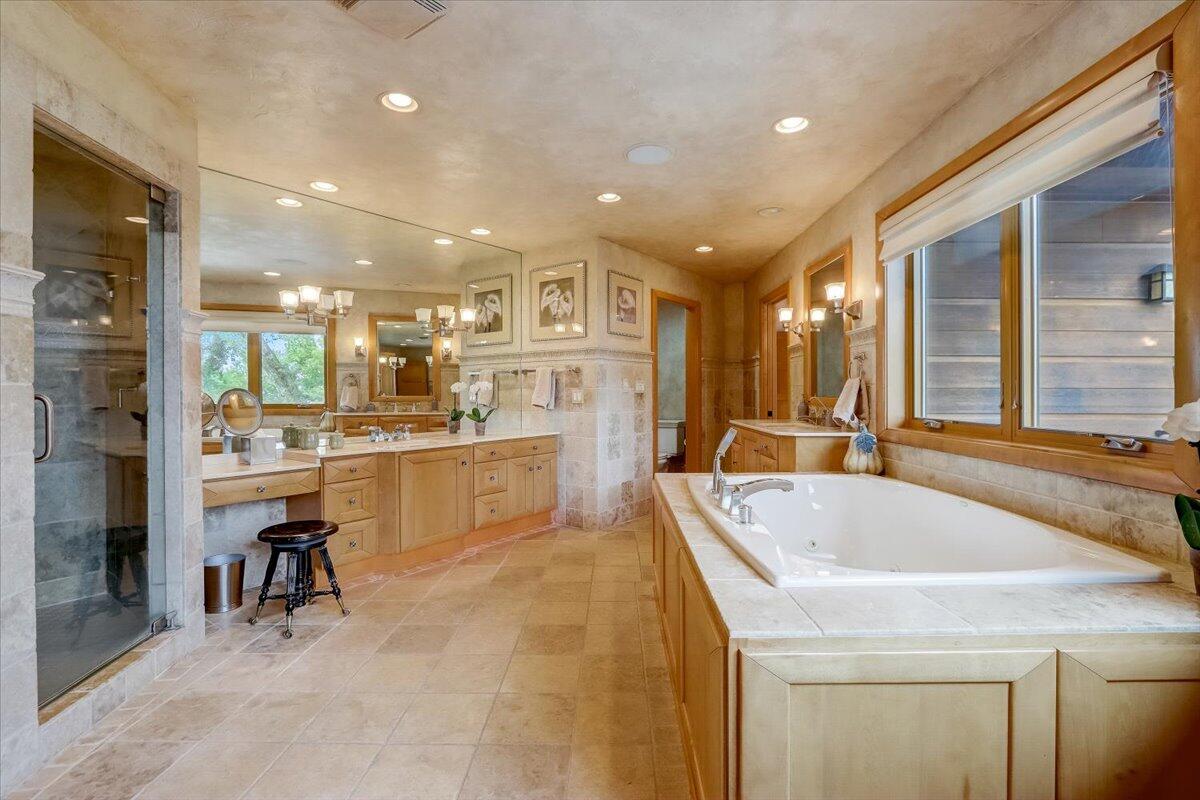 Wisconsin Lake Home for sale (MLS#: 1919462) at 6625  Charles St, in Caledonia, Wisconsin. (14 of 30)