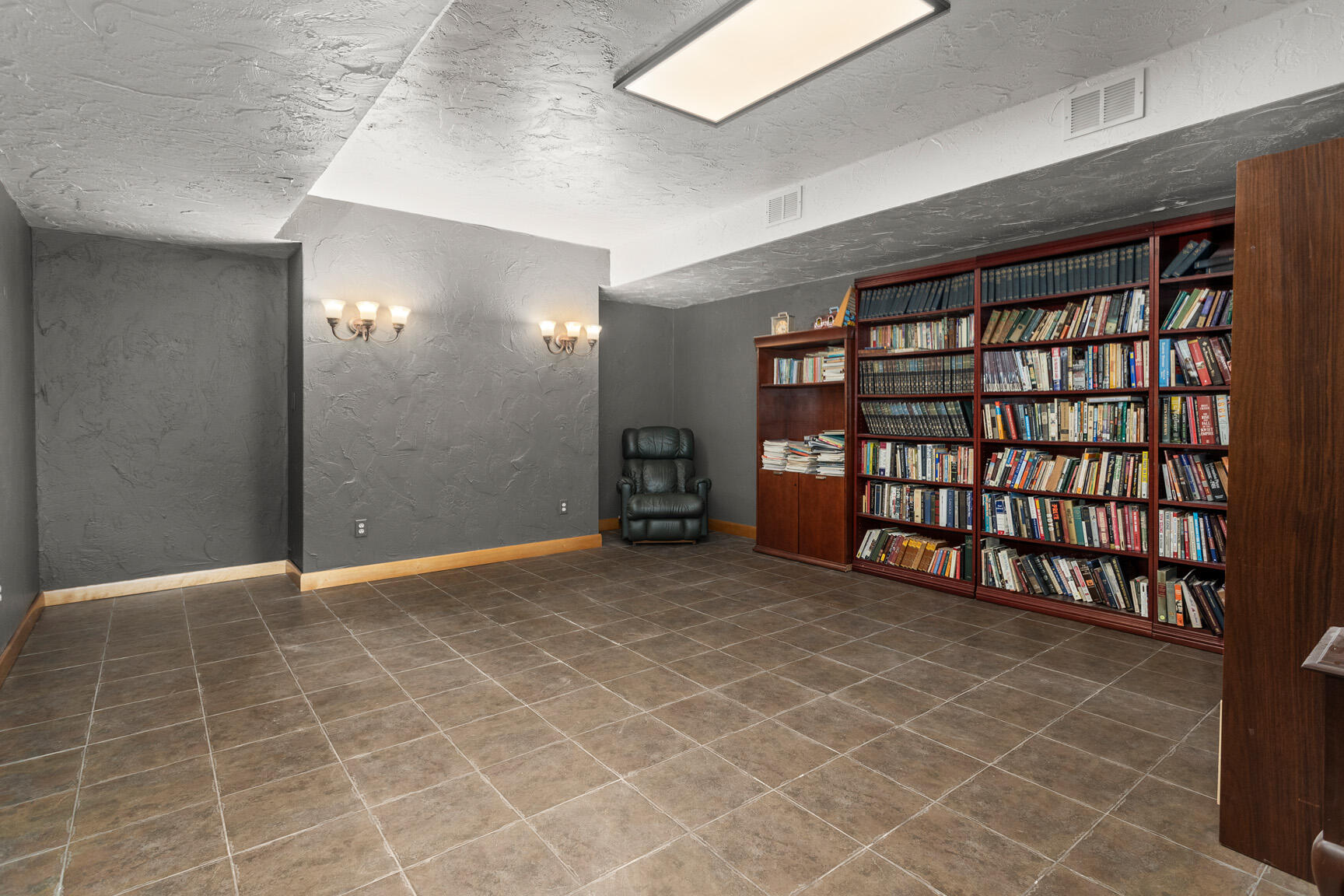Wisconsin Lake Home for sale (MLS#: 1919462) at 6625  Charles St, in Caledonia, Wisconsin. (19 of 30)