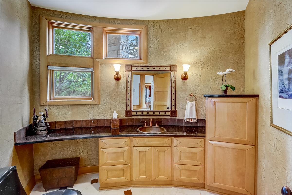 Wisconsin Lake Home for sale (MLS#: 1919462) at 6625  Charles St, in Caledonia, Wisconsin. (6 of 30)
