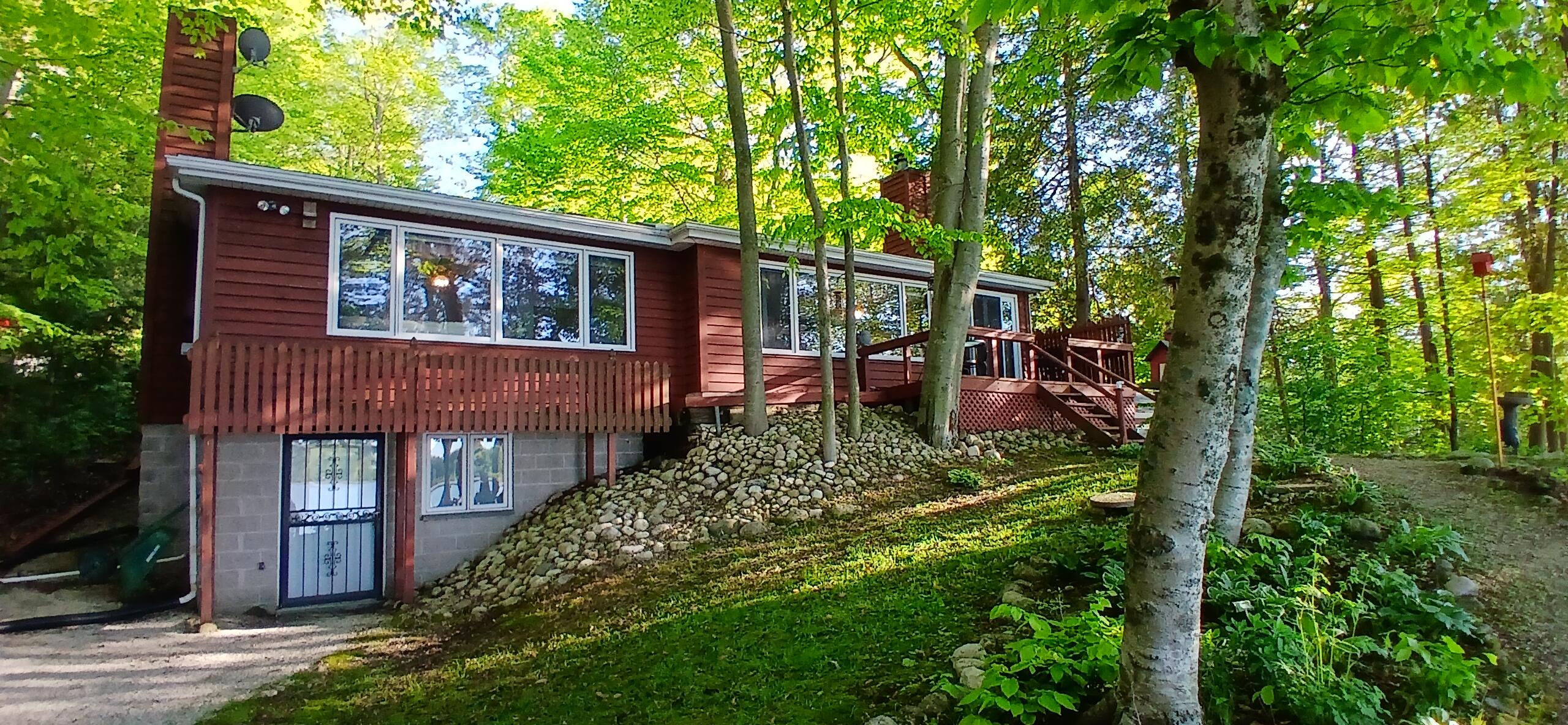 Wisconsin Lake Home for sale (MLS#: 1919492) at 306  Lakeside Dr, in Farmington, Wisconsin. (4 of 43)