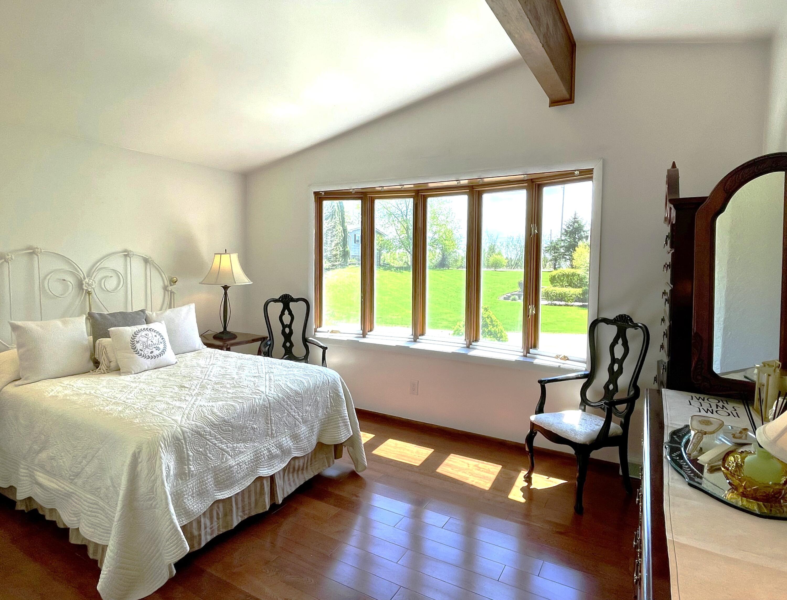 Wisconsin Lake Home for sale (MLS#: 1919545) at 262  Castle Ter, in Fontana, Wisconsin. (25 of 54)