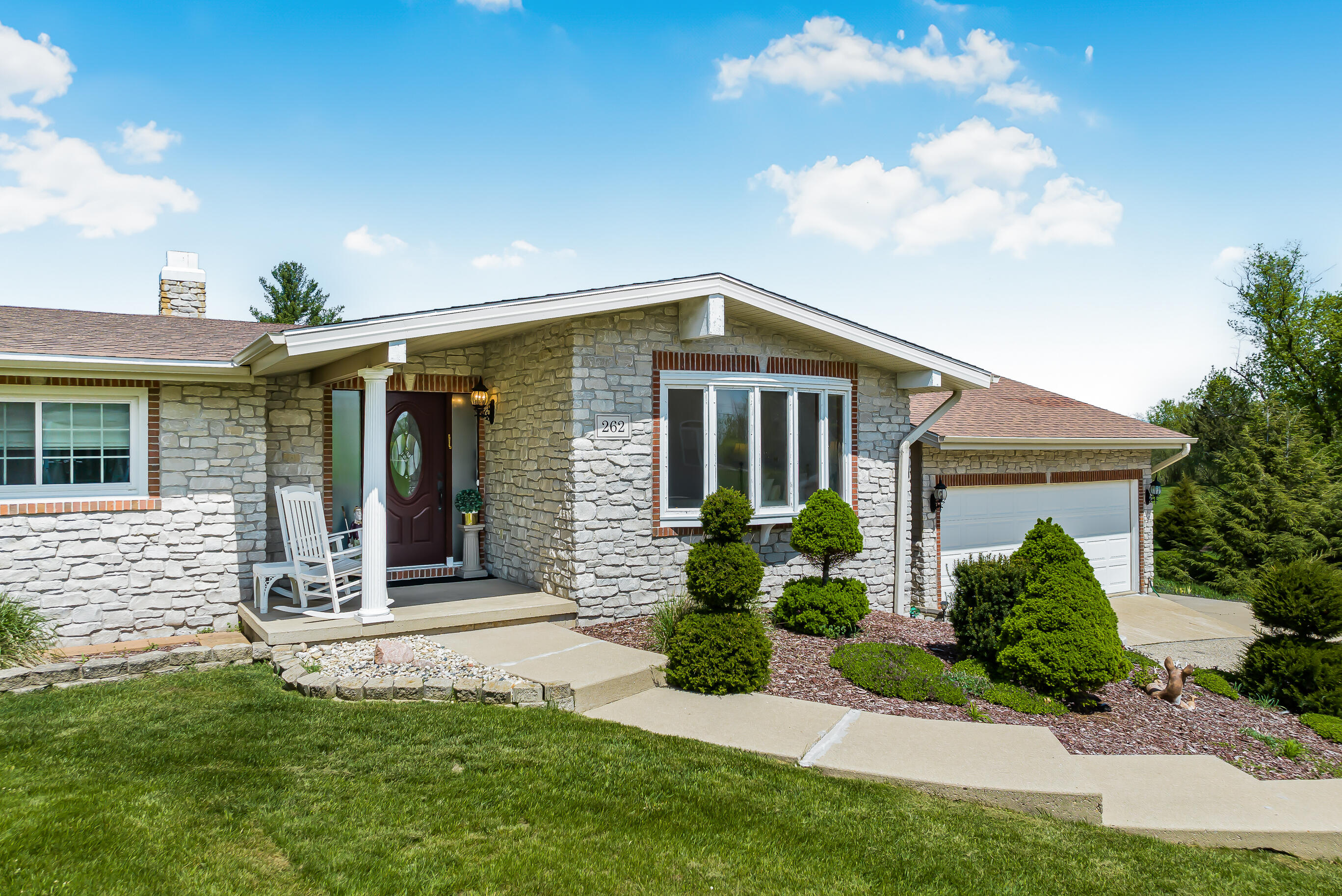 Wisconsin Lake Home for sale (MLS#: 1919545) at 262  Castle Ter, in Fontana, Wisconsin. (43 of 54)