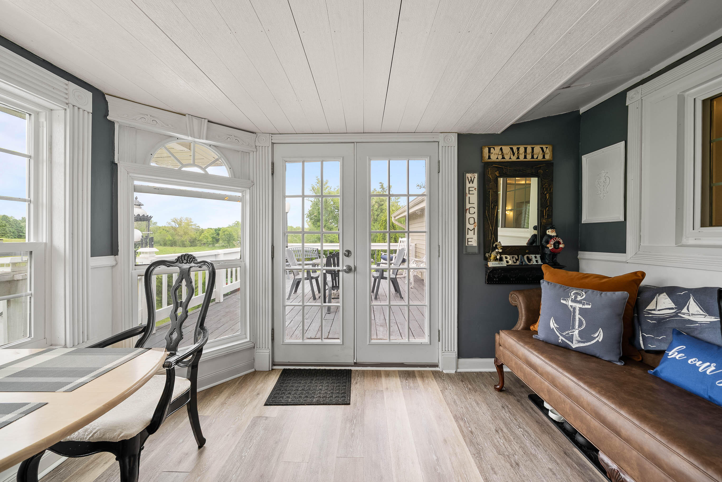 Wisconsin Lake Home for sale (MLS#: 1919545) at 262  Castle Ter, in Fontana, Wisconsin. (6 of 54)