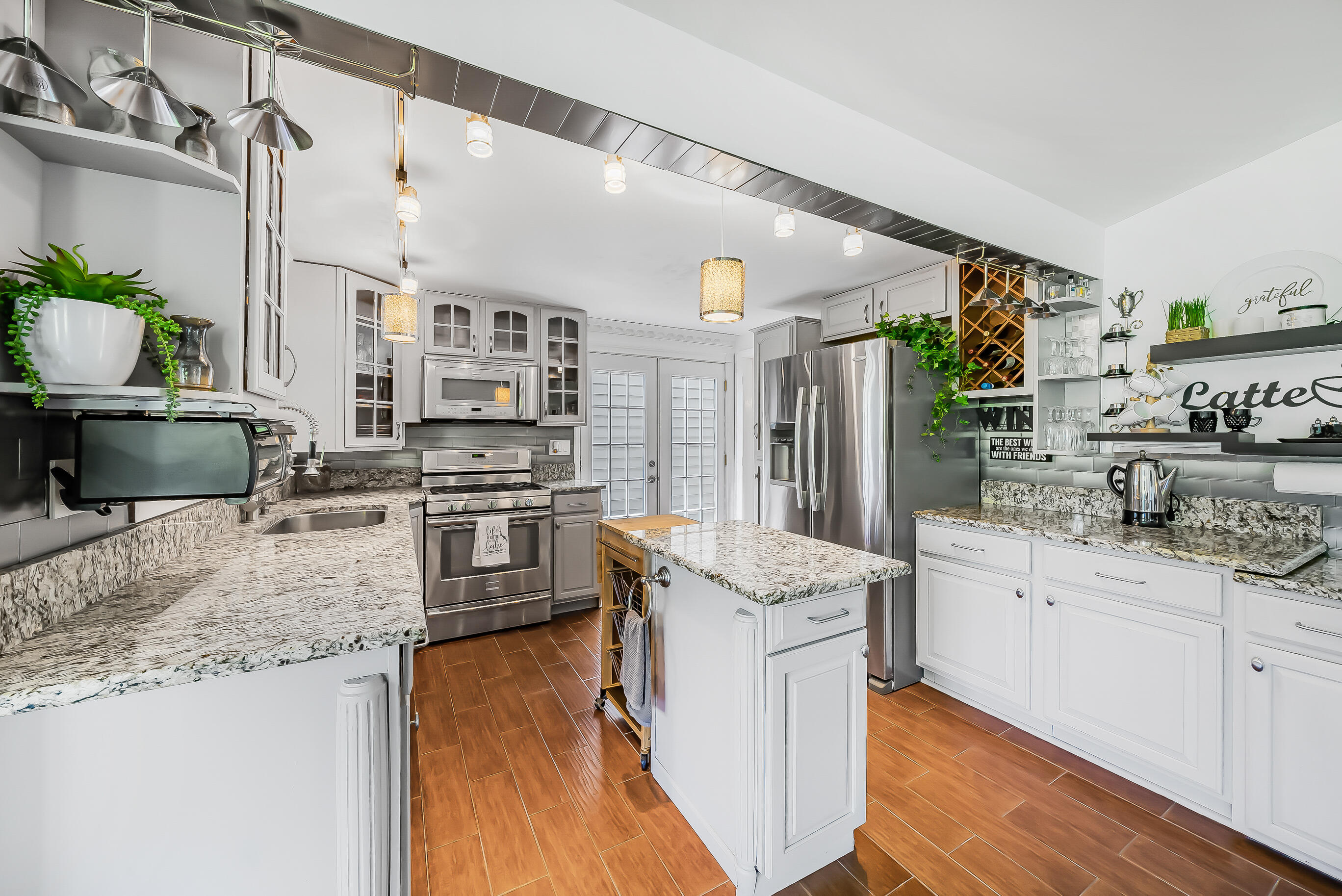 Wisconsin Lake Home for sale (MLS#: 1919545) at 262  Castle Ter, in Fontana, Wisconsin. (8 of 54)
