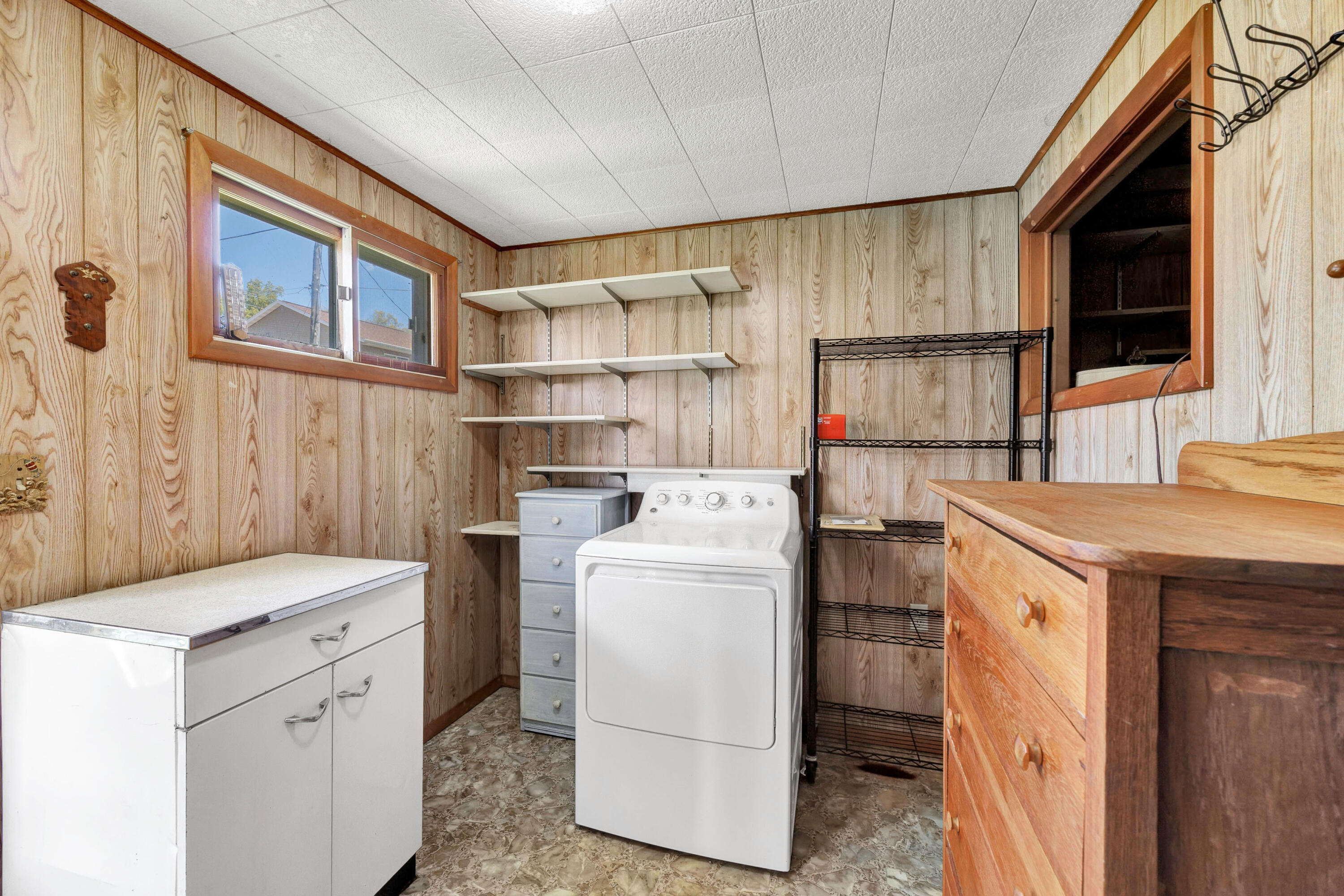 Wisconsin Lake Home for sale (MLS#: 1919584) at W6013  Lake Dr, in Wescott, Wisconsin. (16 of 34)
