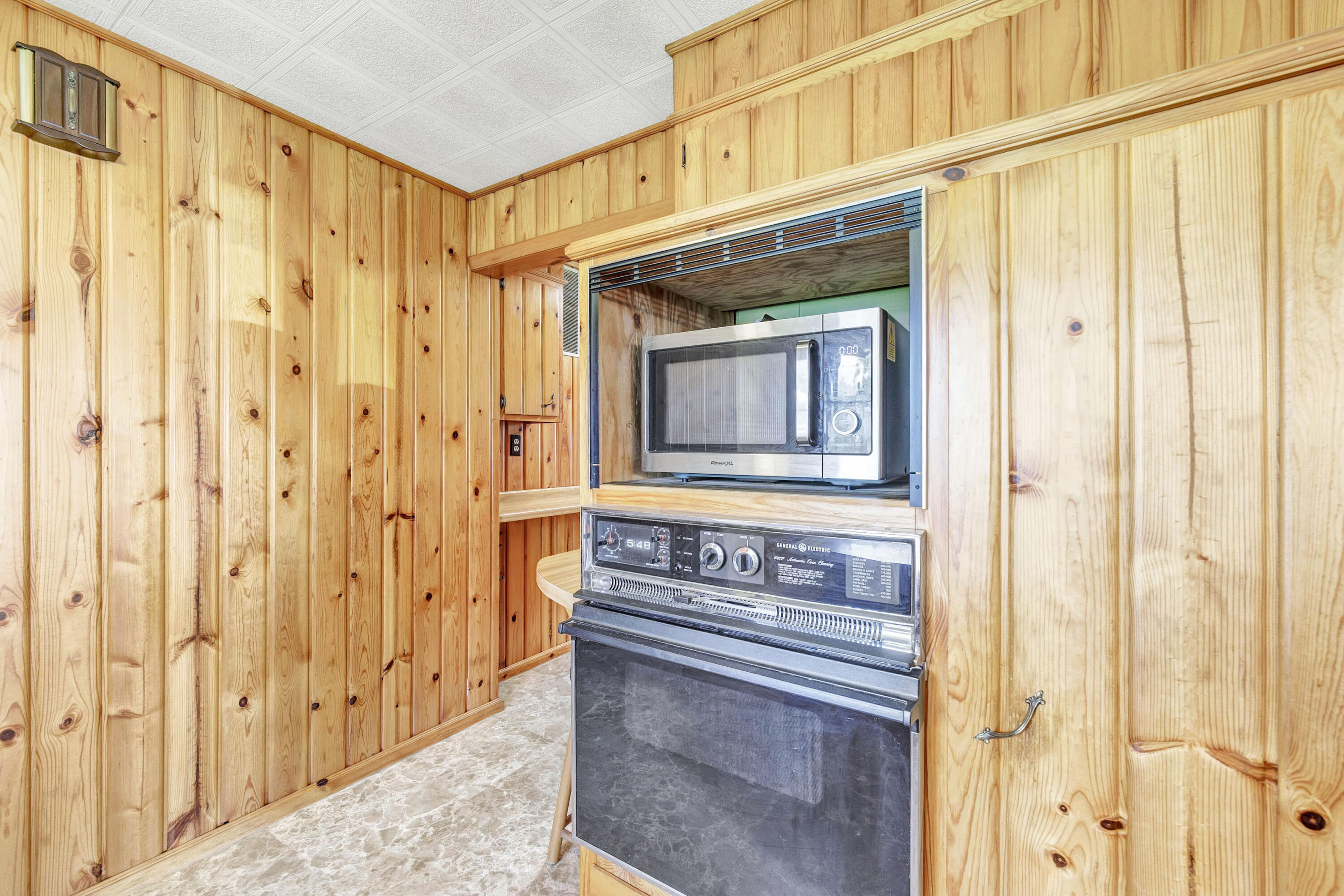 Wisconsin Lake Home for sale (MLS#: 1919584) at W6013  Lake Dr, in Wescott, Wisconsin. (17 of 34)