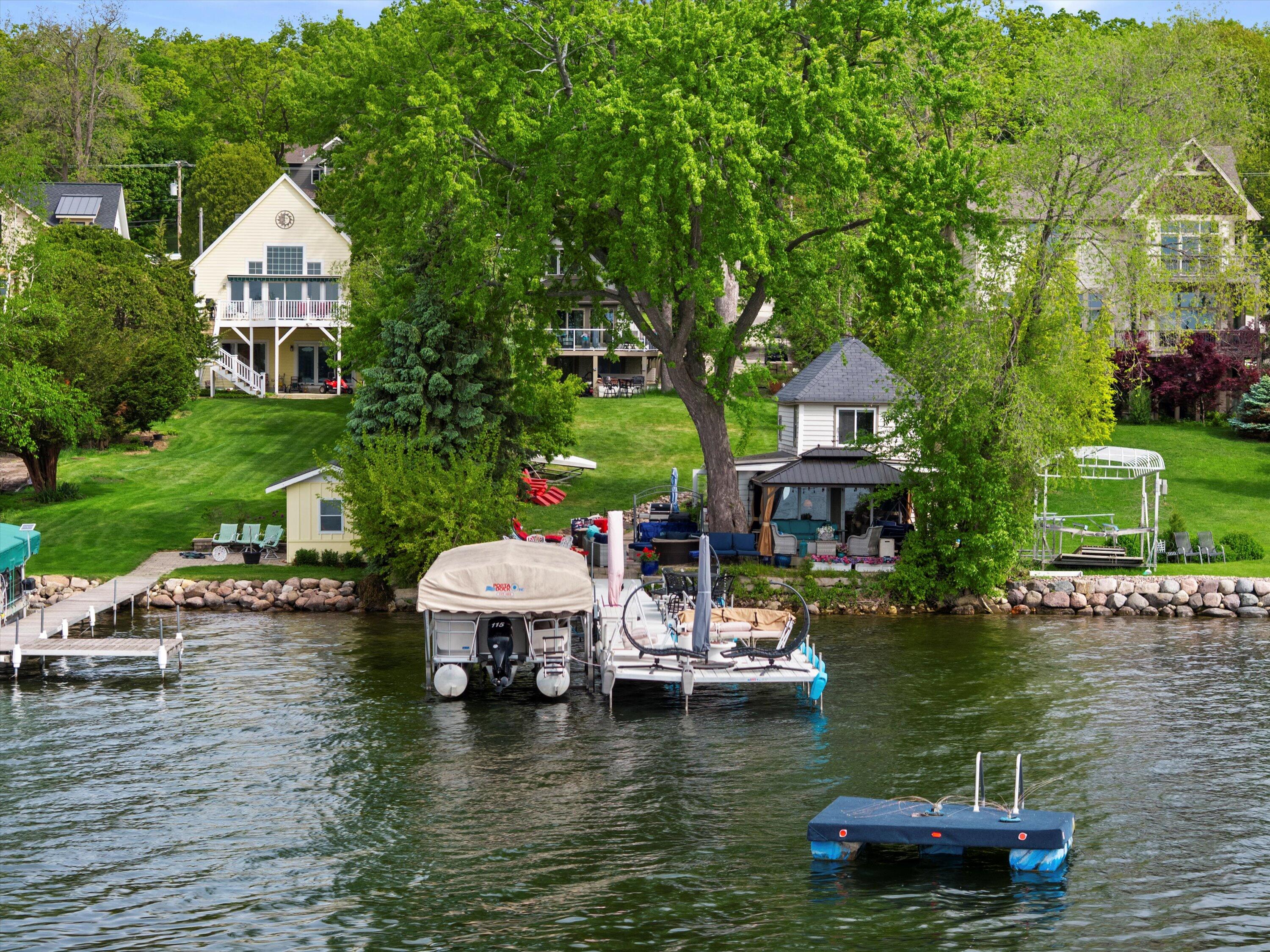 Wisconsin Lake Home for sale (MLS#: 1919739) at N26W30255  Maple Ave, in Delafield, Wisconsin. (4 of 50)