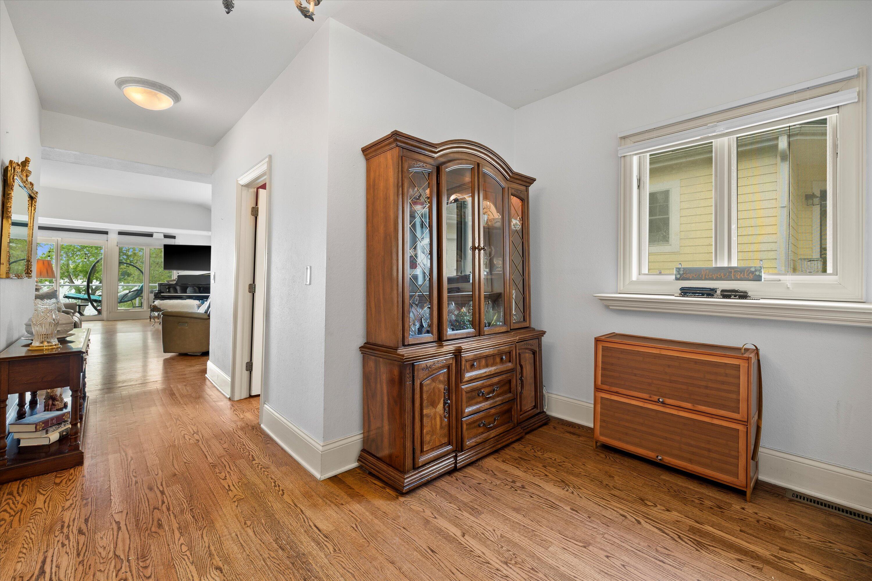 Wisconsin Lake Home for sale (MLS#: 1919739) at N26W30255  Maple Ave, in Delafield, Wisconsin. (35 of 50)