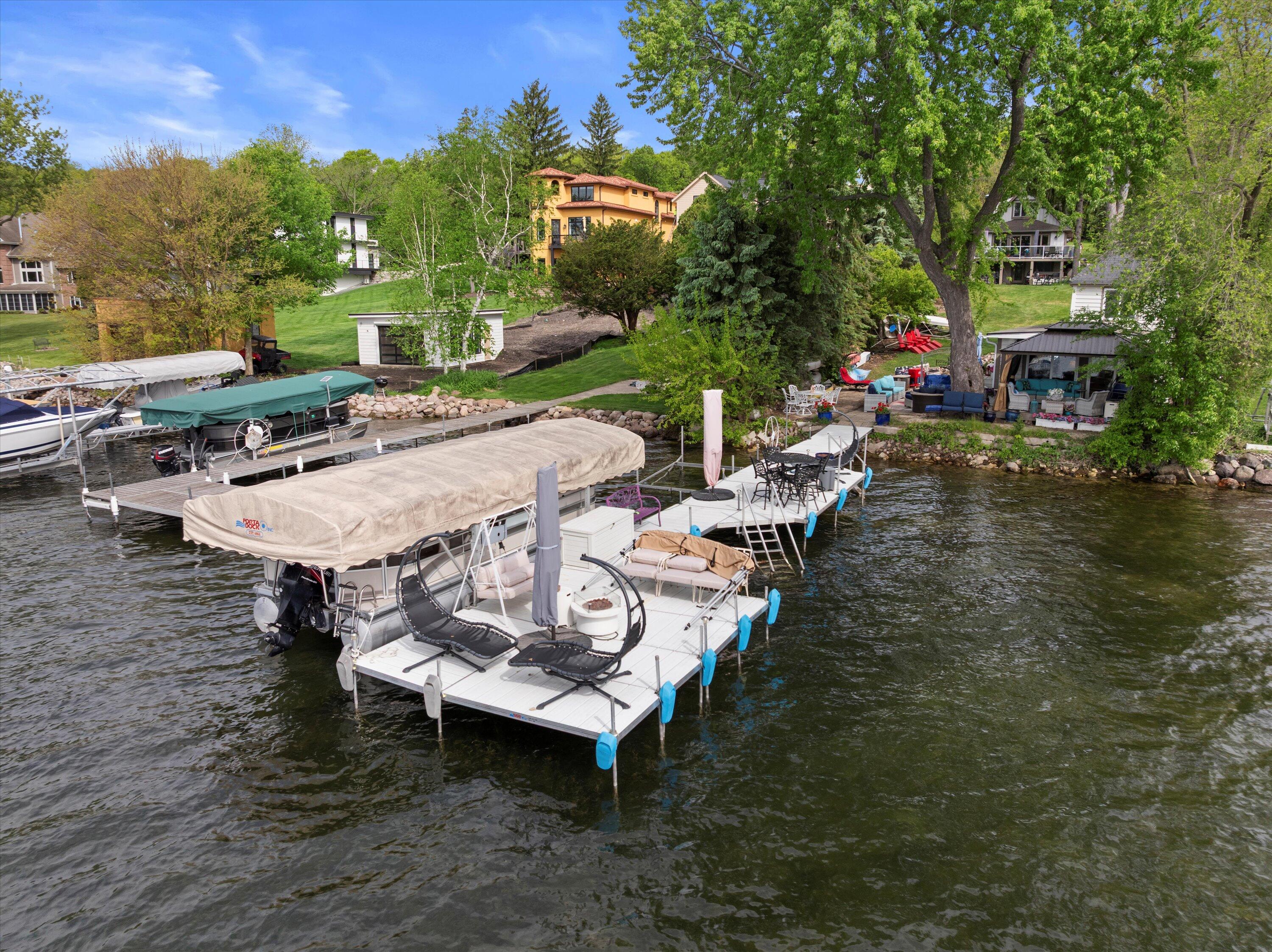 Wisconsin Lake Home for sale (MLS#: 1919739) at N26W30255  Maple Ave, in Delafield, Wisconsin. (5 of 50)