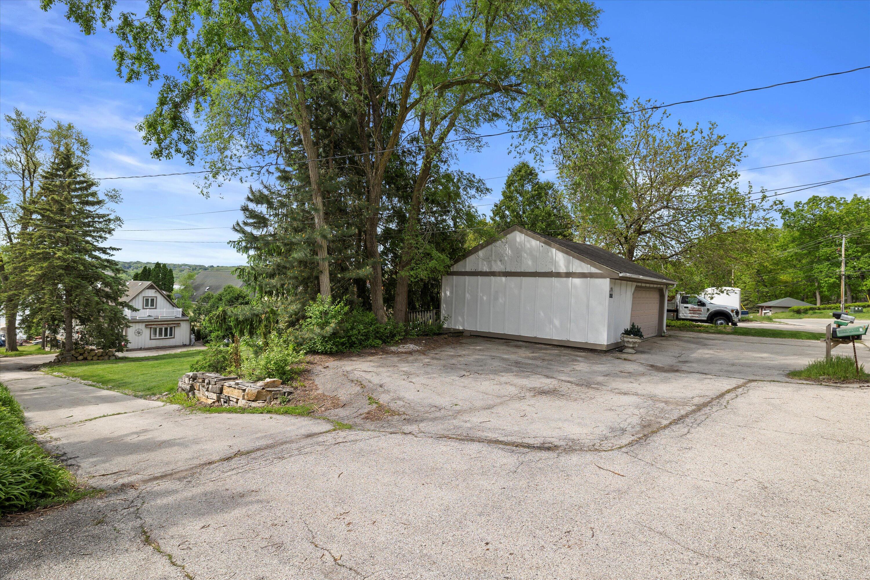 Wisconsin Lake Home for sale (MLS#: 1919739) at N26W30255  Maple Ave, in Delafield, Wisconsin. (49 of 50)
