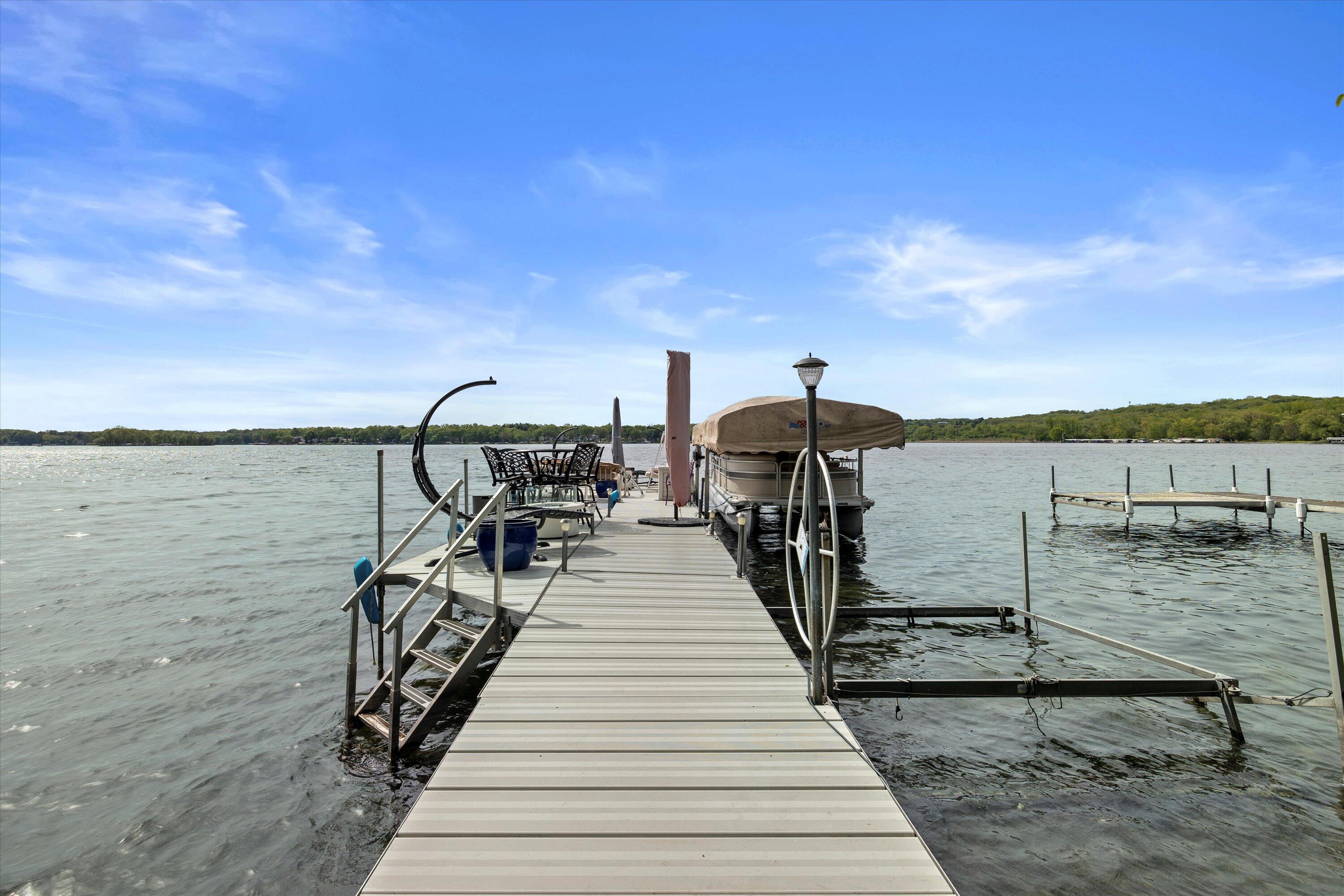 Wisconsin Lake Home for sale (MLS#: 1919739) at N26W30255  Maple Ave, in Delafield, Wisconsin. (6 of 50)