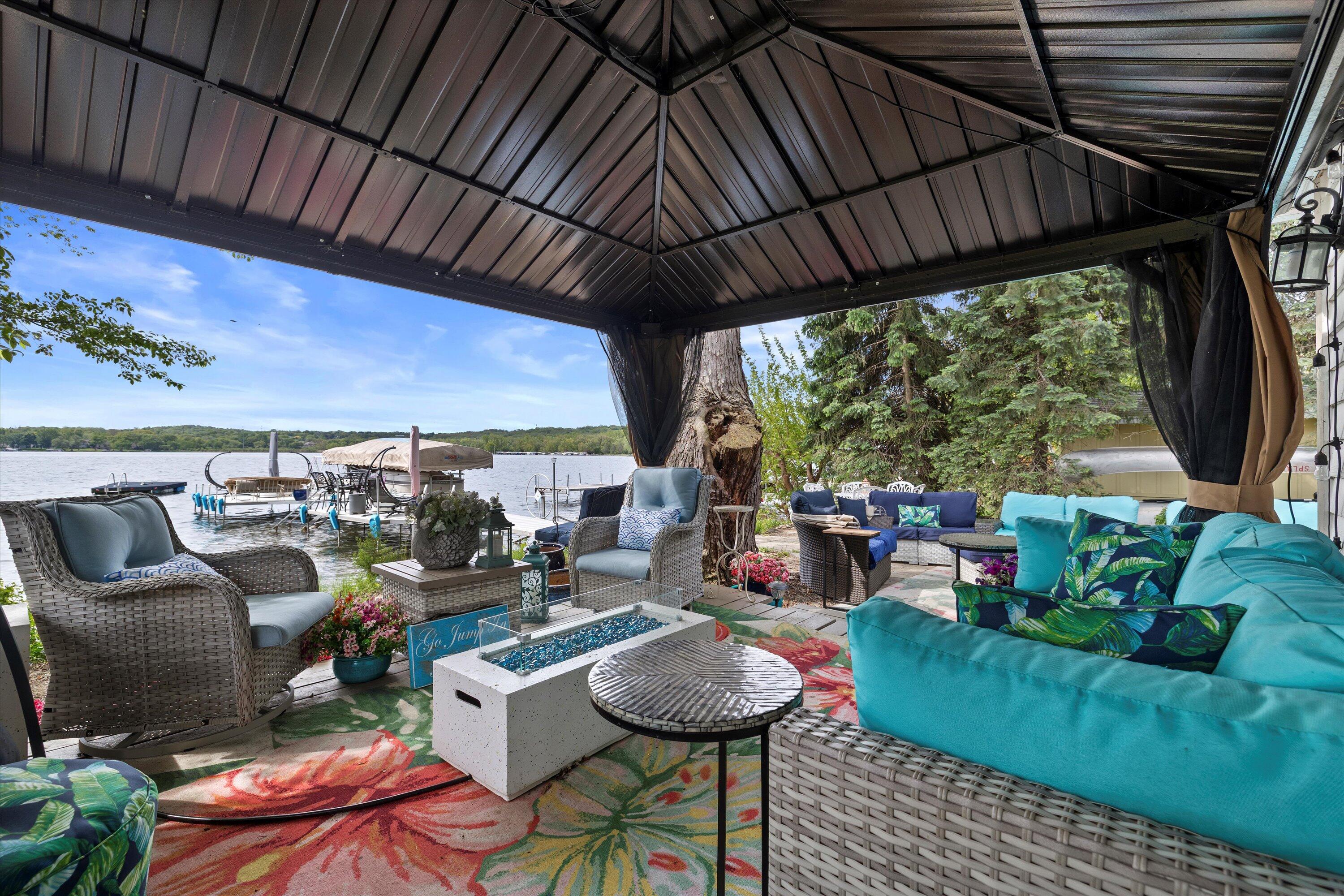 Wisconsin Lake Home for sale (MLS#: 1919739) at N26W30255  Maple Ave, in Delafield, Wisconsin. (8 of 50)
