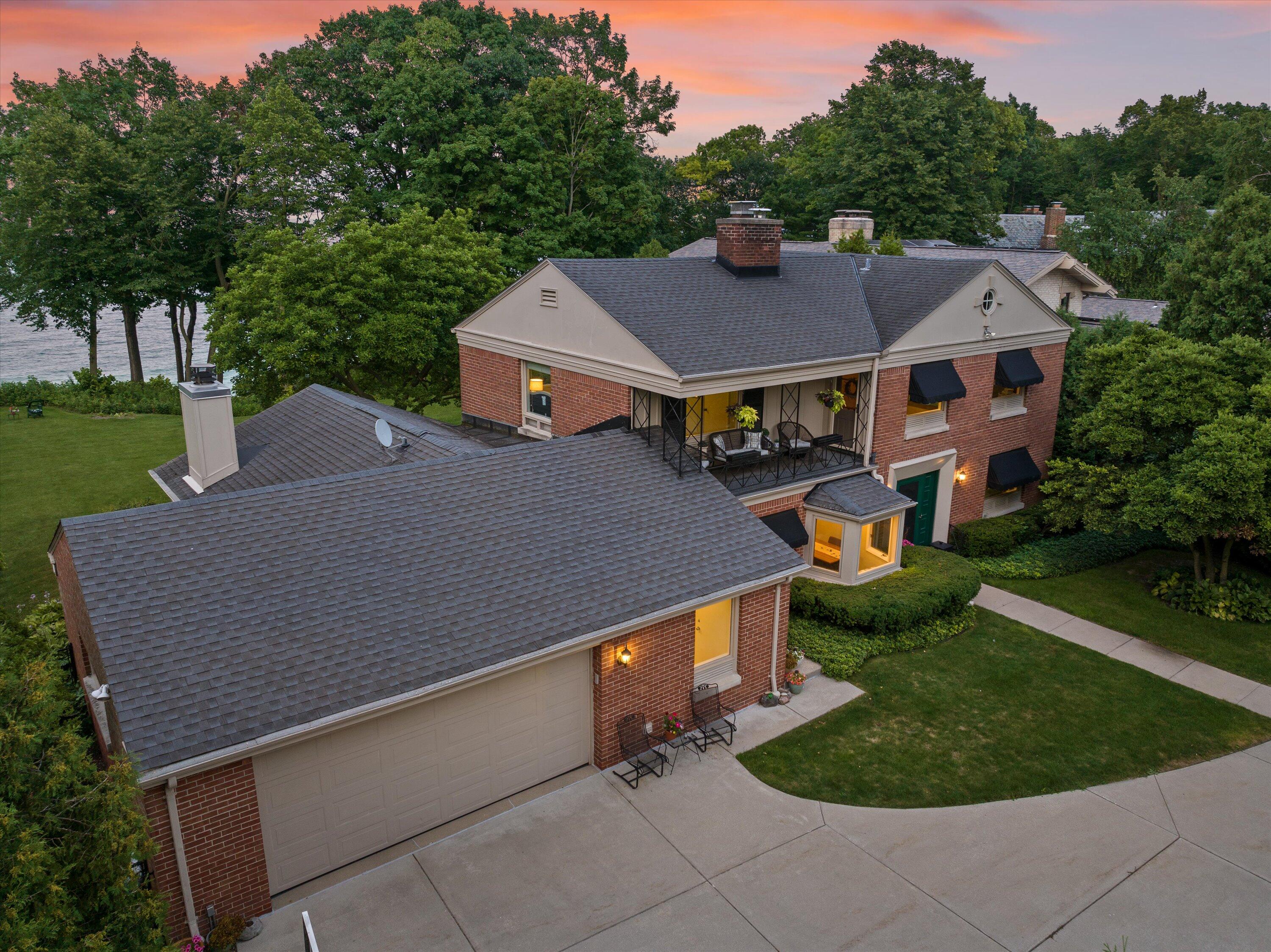 Wisconsin Lake Home for sale (MLS#: 1919762) at 4696 N Lake Dr, in Whitefish Bay, Wisconsin. (3 of 79)