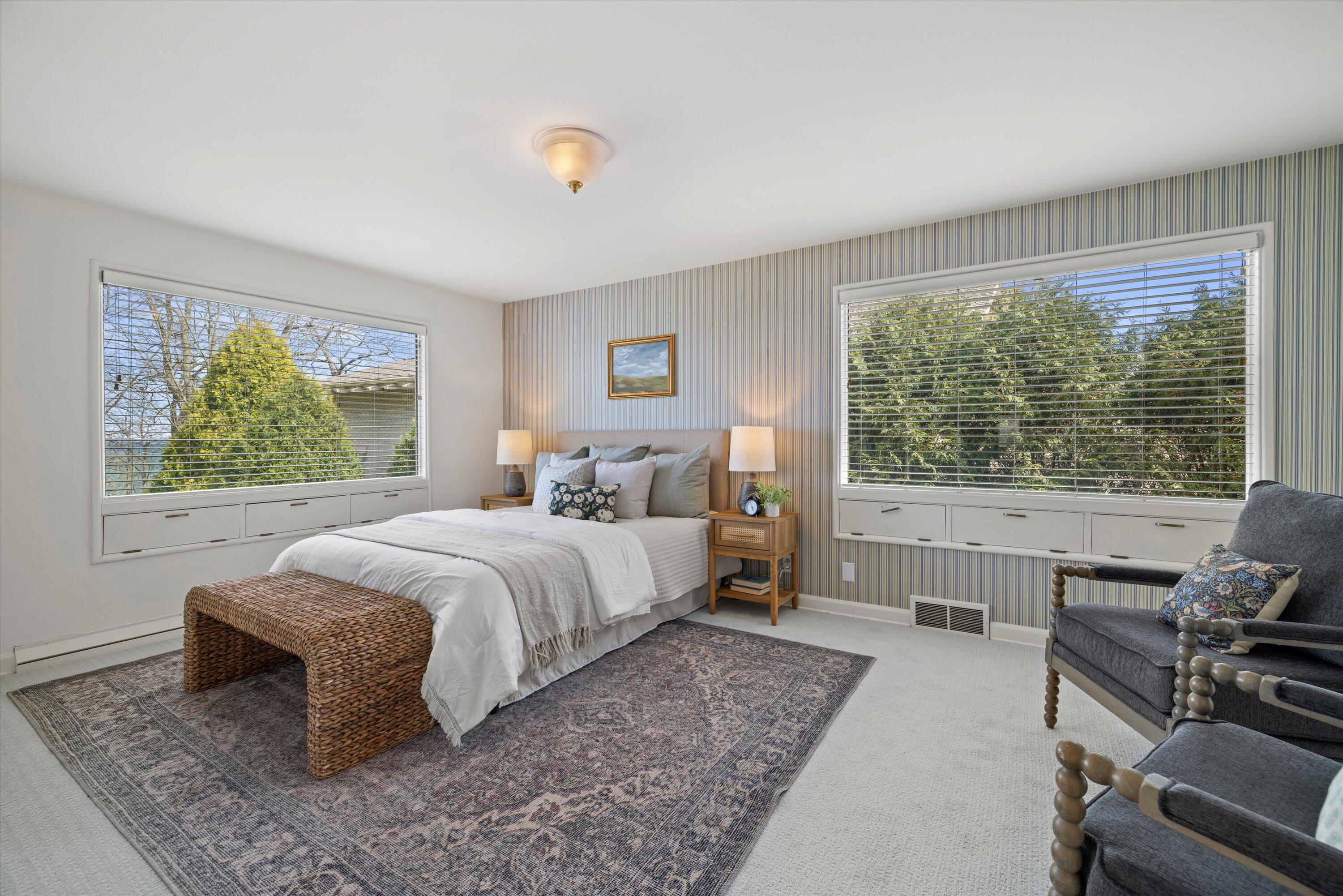 Wisconsin Lake Home for sale (MLS#: 1919762) at 4696 N Lake Dr, in Whitefish Bay, Wisconsin. (29 of 79)