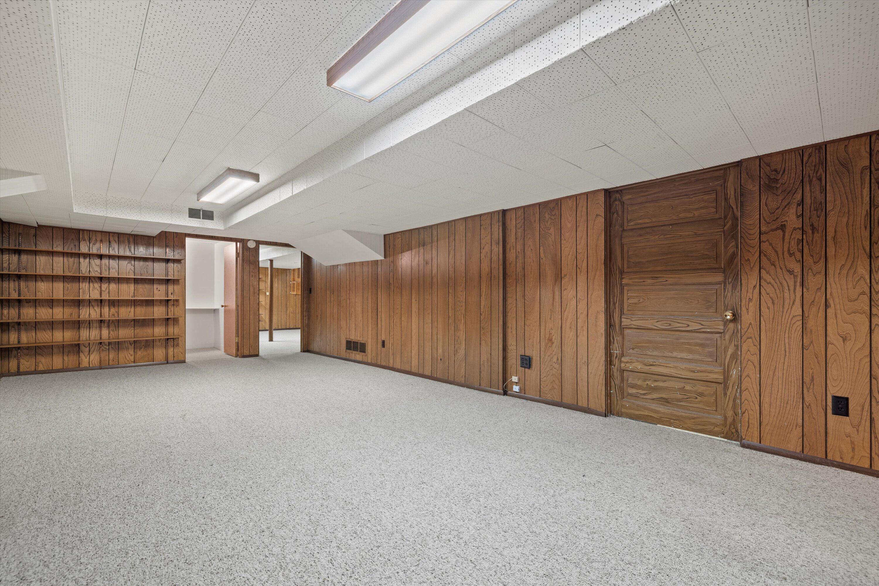 Wisconsin Lake Home for sale (MLS#: 1919762) at 4696 N Lake Dr, in Whitefish Bay, Wisconsin. (36 of 79)