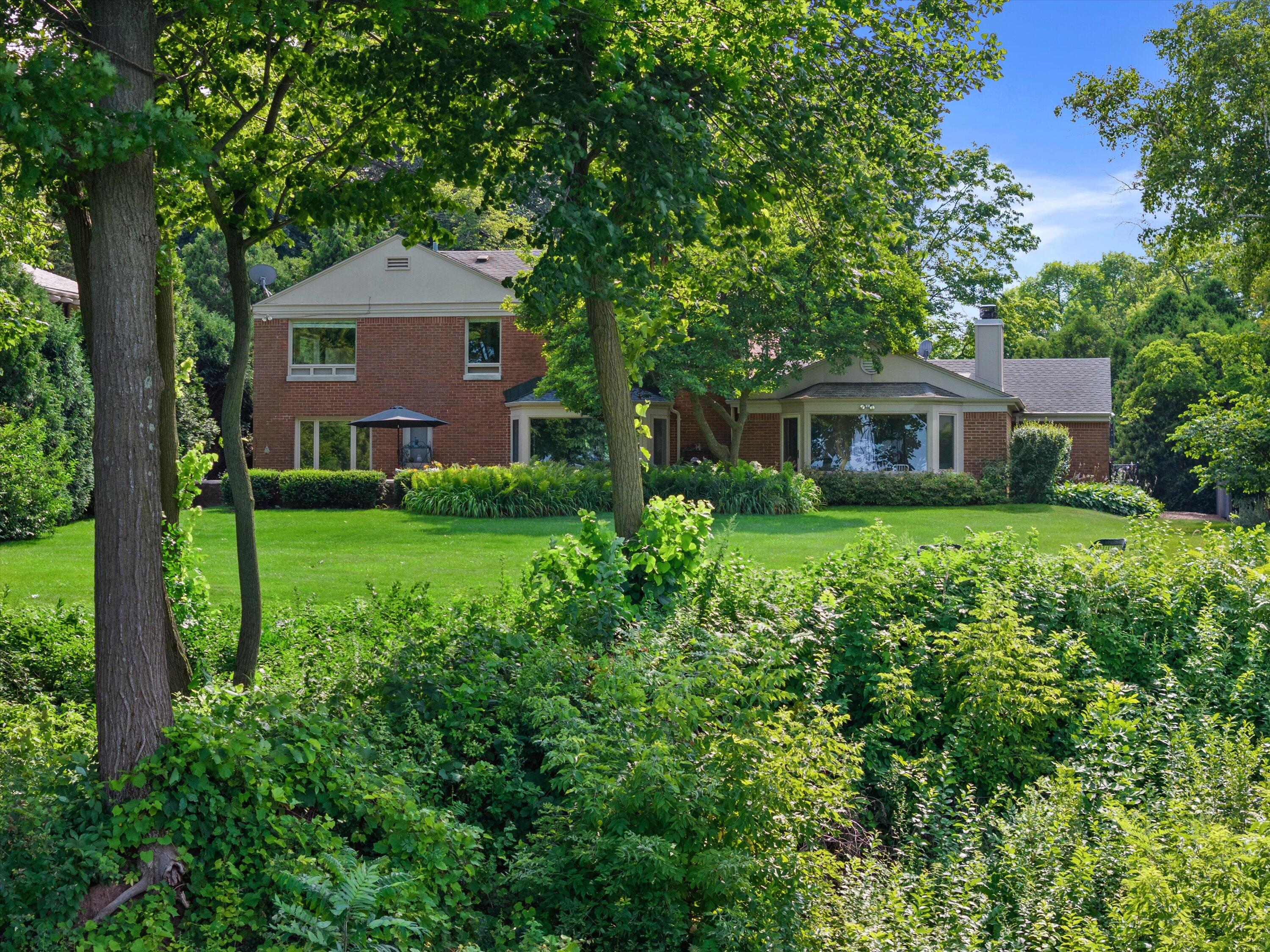 Wisconsin Lake Home for sale (MLS#: 1919762) at 4696 N Lake Dr, in Whitefish Bay, Wisconsin. (38 of 79)