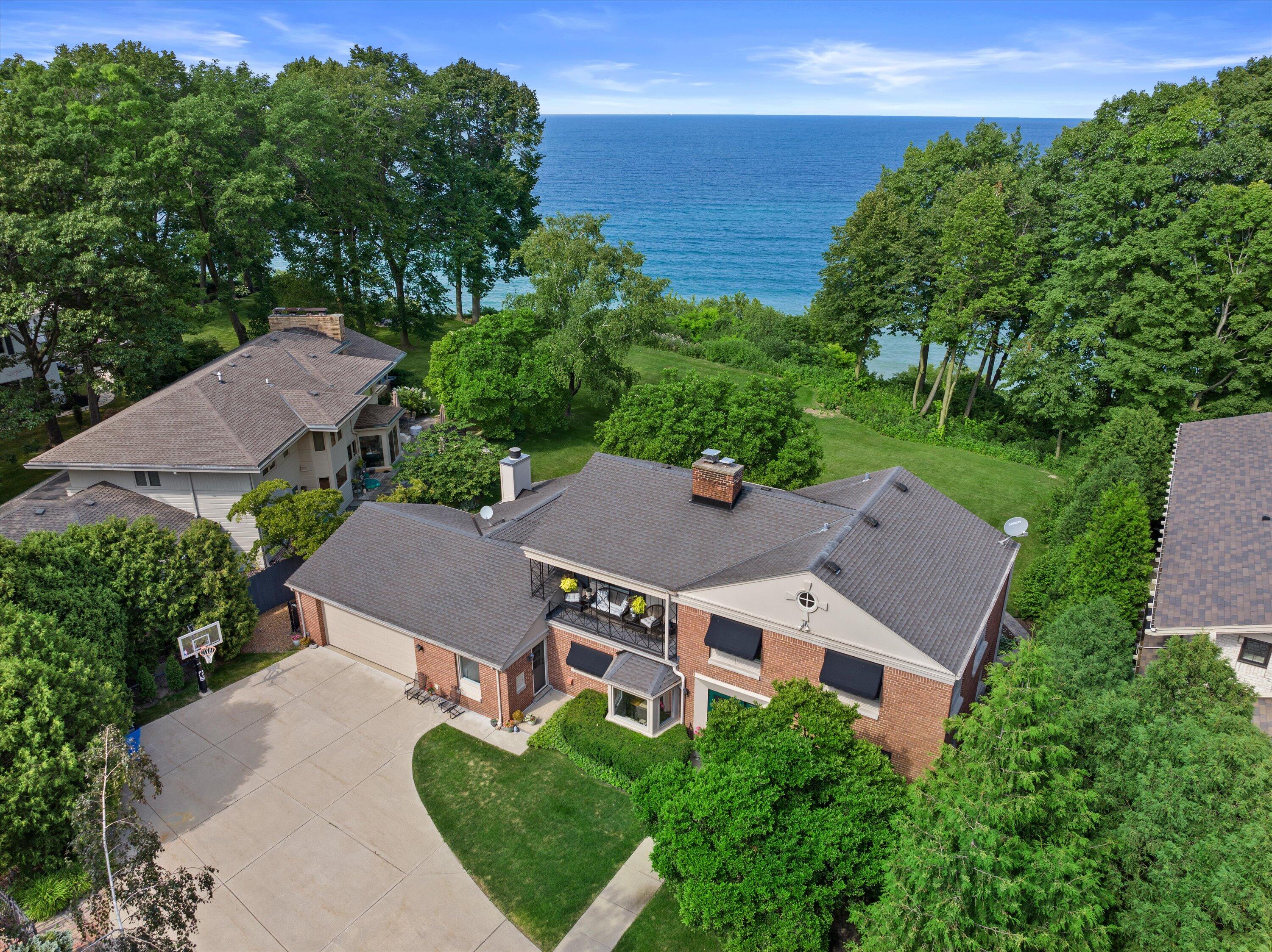 Wisconsin Lake Home for sale (MLS#: 1919762) at 4696 N Lake Dr, in Whitefish Bay, Wisconsin. (50 of 79)