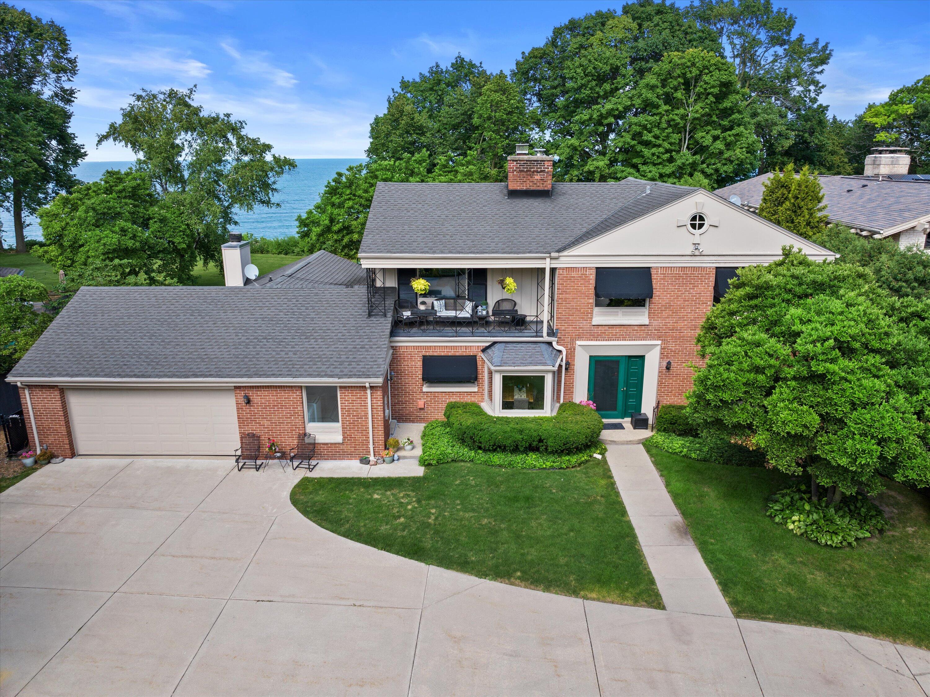 Wisconsin Lake Home for sale (MLS#: 1919762) at 4696 N Lake Dr, in Whitefish Bay, Wisconsin. (51 of 79)