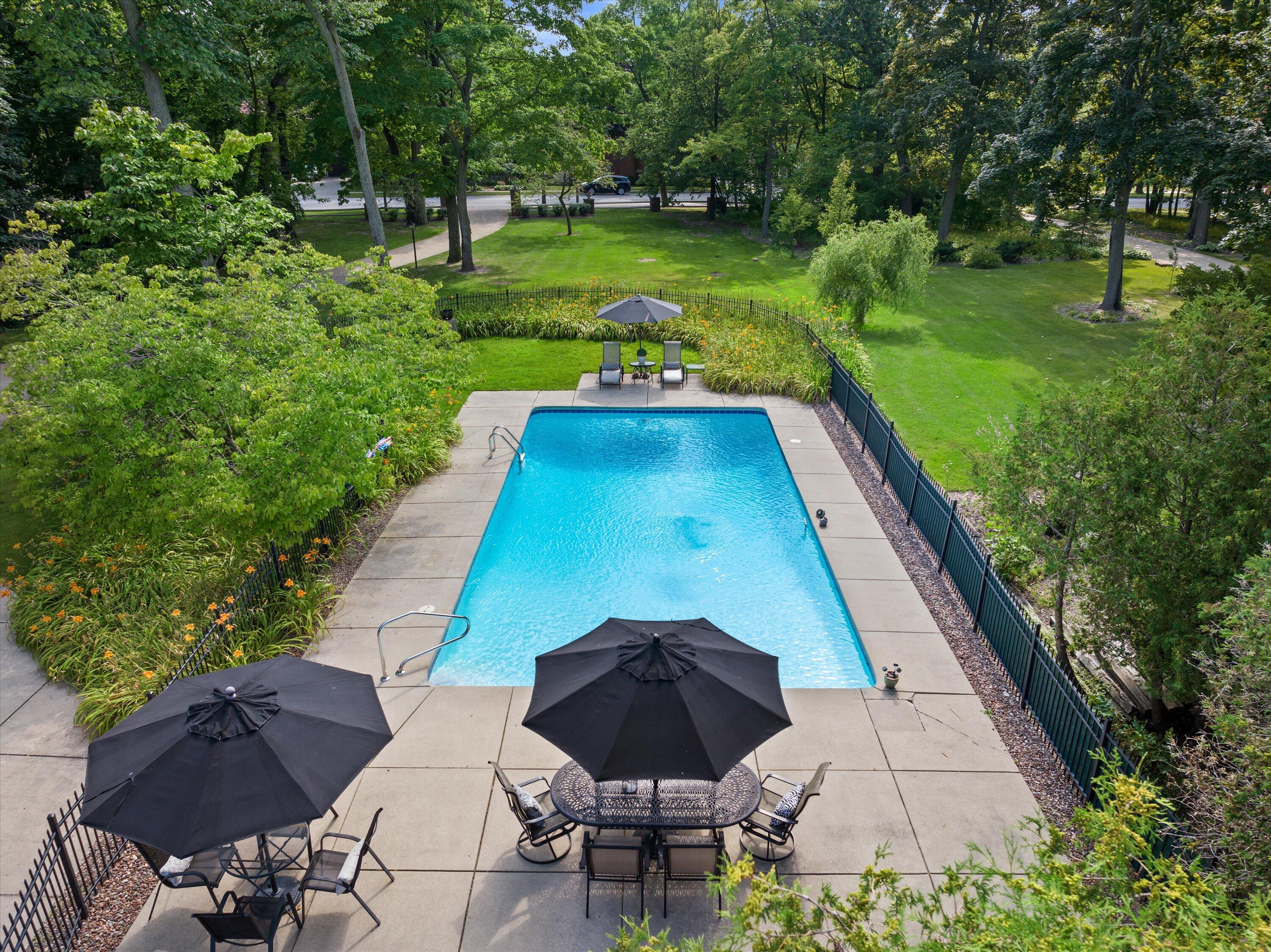 Wisconsin Lake Home for sale (MLS#: 1919762) at 4696 N Lake Dr, in Whitefish Bay, Wisconsin. (52 of 79)