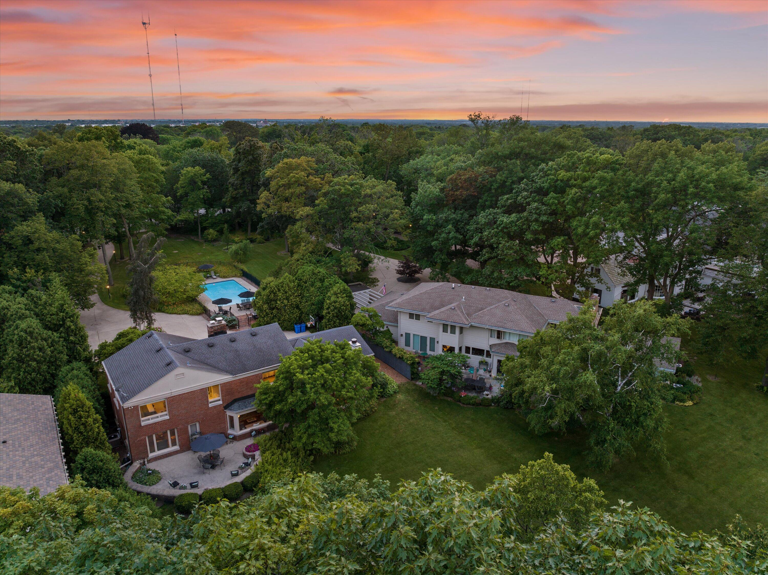 Wisconsin Lake Home for sale (MLS#: 1919762) at 4696 N Lake Dr, in Whitefish Bay, Wisconsin. (53 of 79)