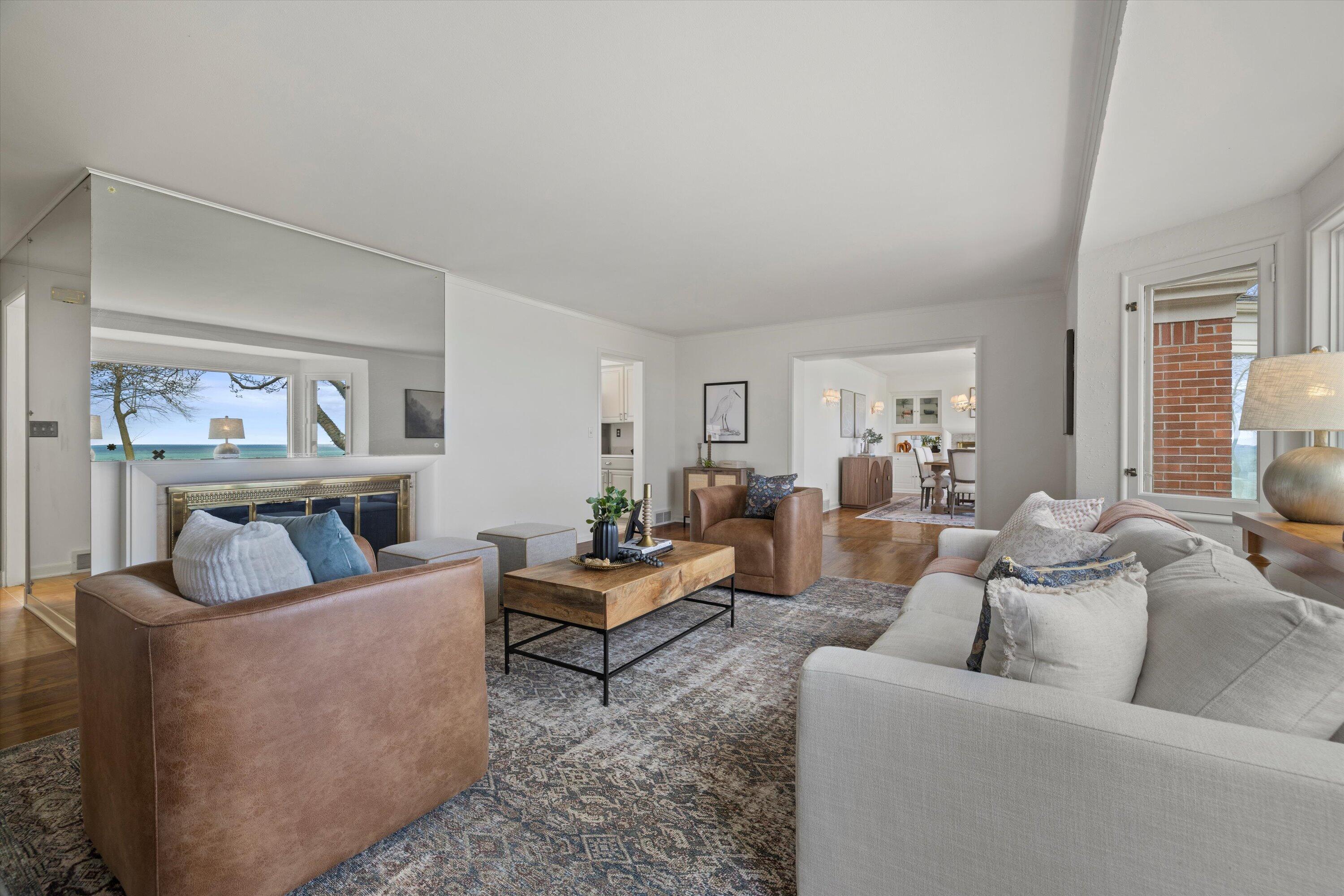 Wisconsin Lake Home for sale (MLS#: 1919762) at 4696 N Lake Dr, in Whitefish Bay, Wisconsin. (7 of 79)