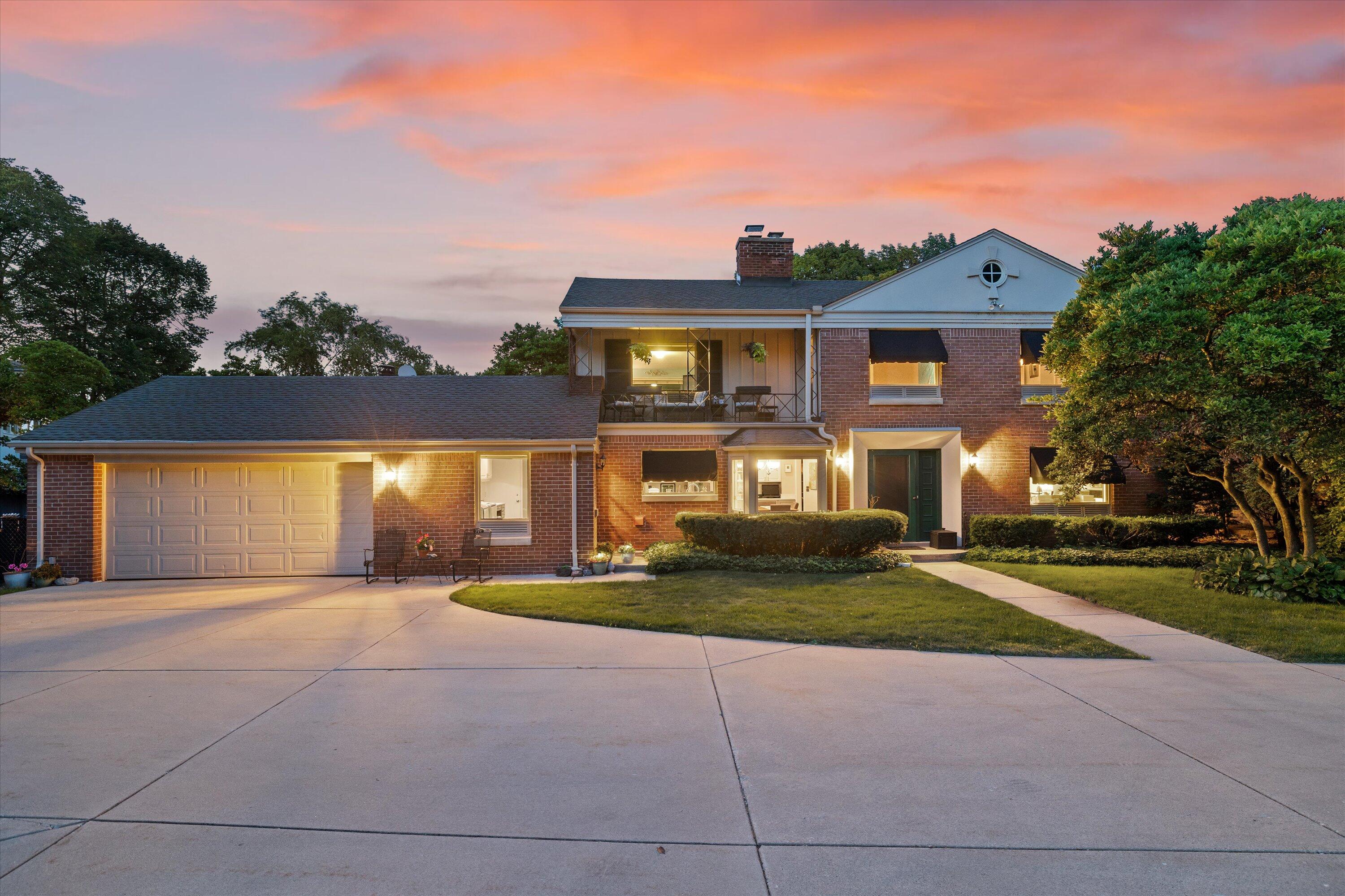 Wisconsin Lake Home for sale (MLS#: 1919762) at 4696 N Lake Dr, in Whitefish Bay, Wisconsin. (67 of 79)