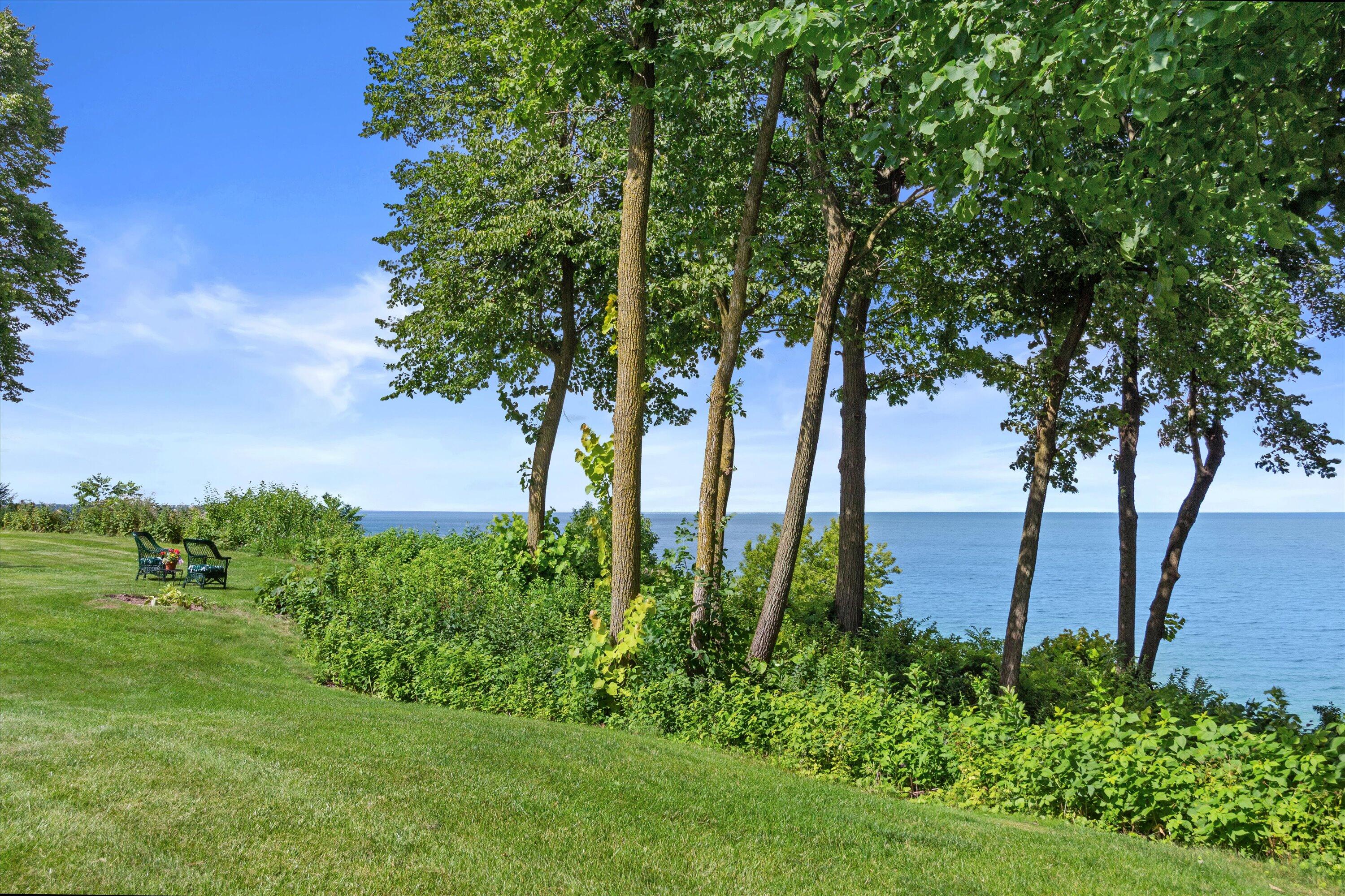 Wisconsin Lake Home for sale (MLS#: 1919762) at 4696 N Lake Dr, in Whitefish Bay, Wisconsin. (69 of 79)