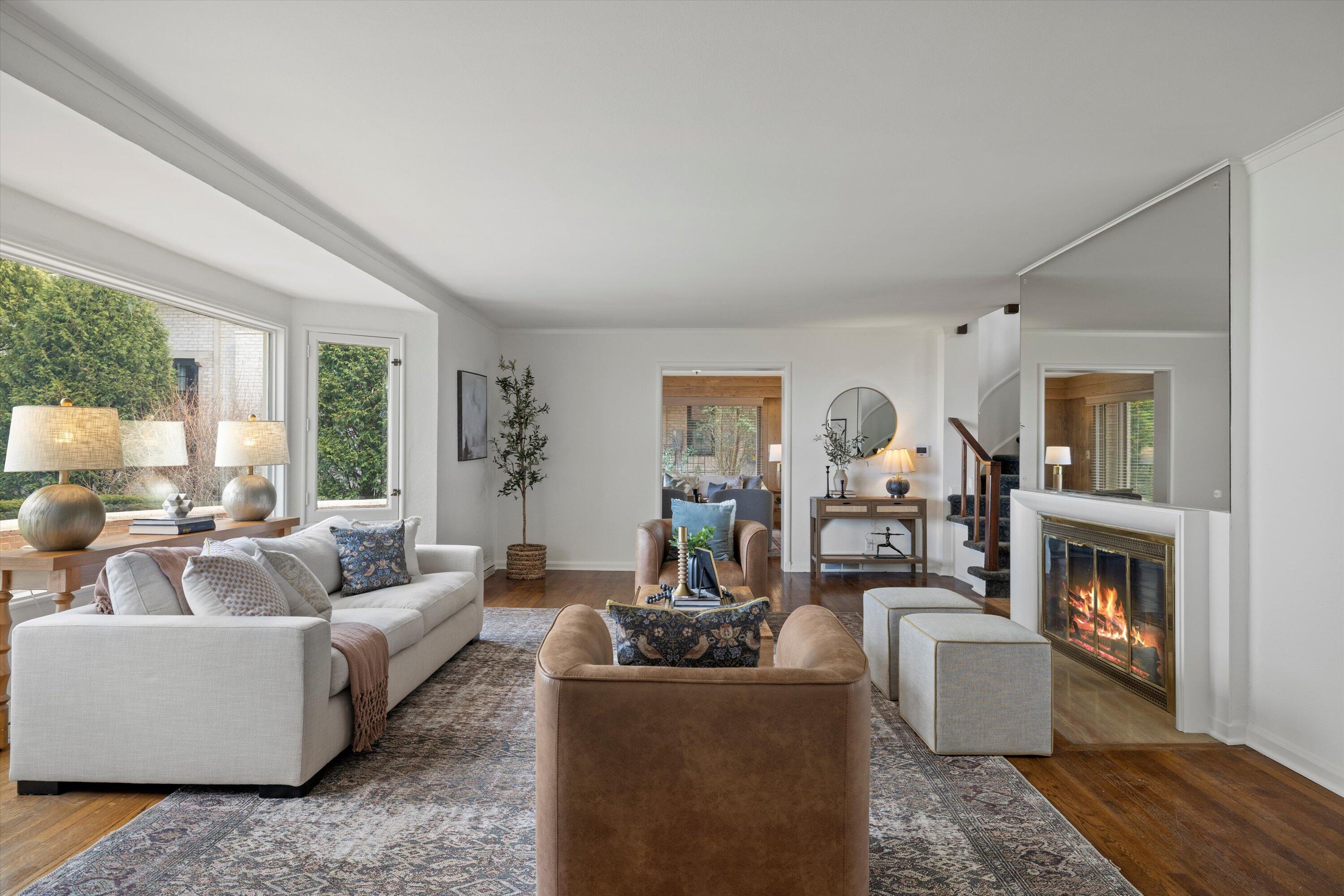 Wisconsin Lake Home for sale (MLS#: 1919762) at 4696 N Lake Dr, in Whitefish Bay, Wisconsin. (8 of 79)