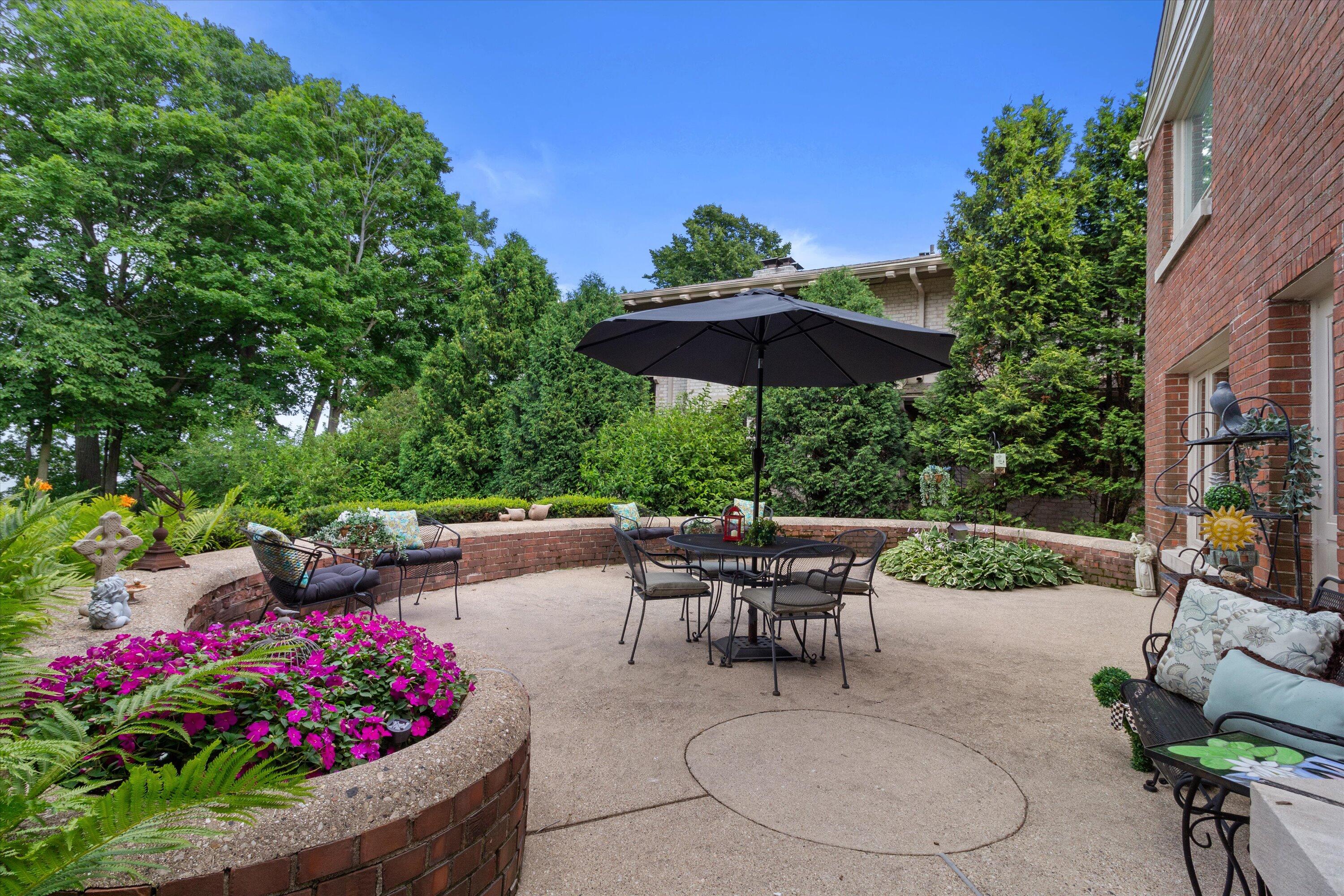Wisconsin Lake Home for sale (MLS#: 1919762) at 4696 N Lake Dr, in Whitefish Bay, Wisconsin. (71 of 79)