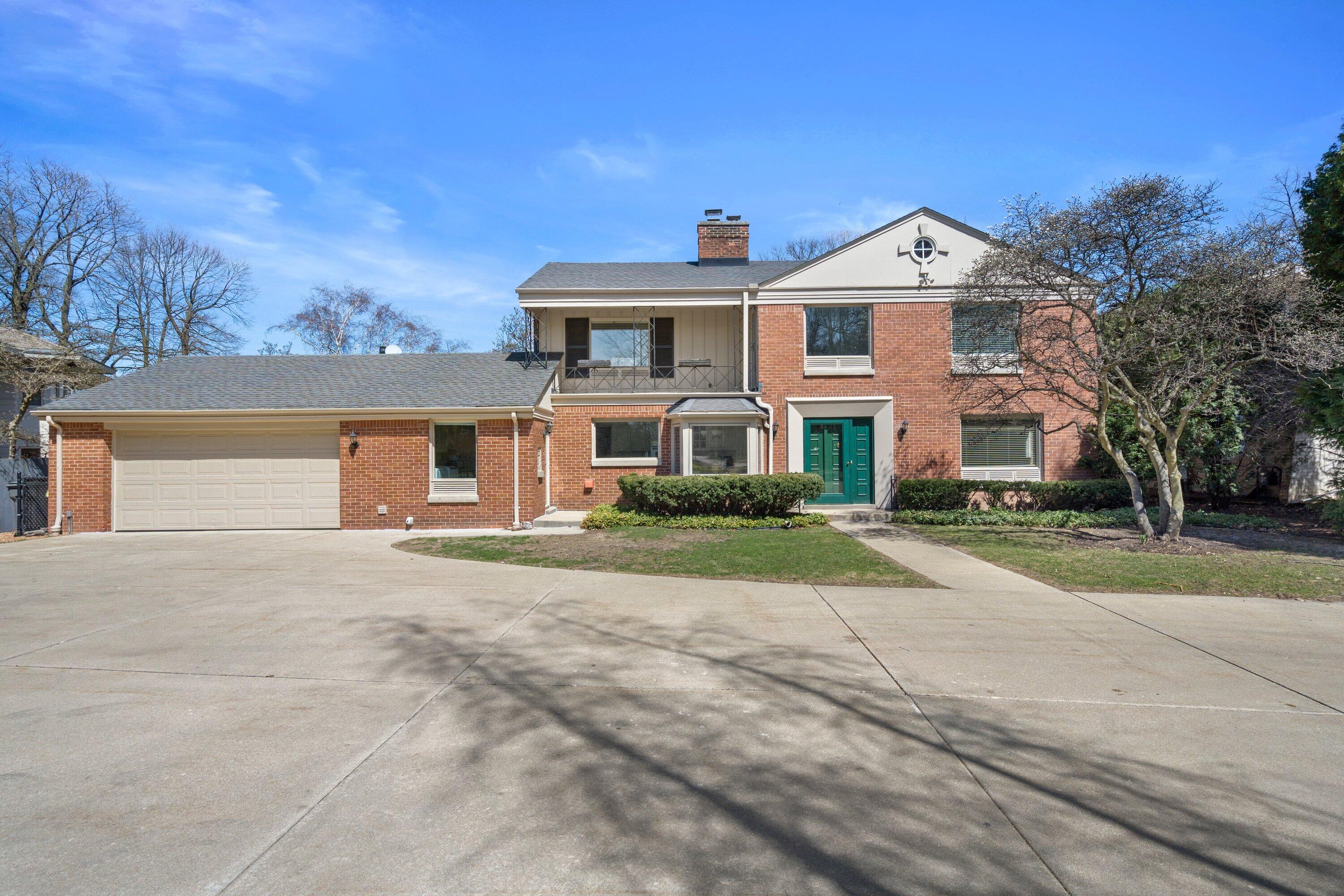 Wisconsin Lake Home for sale (MLS#: 1919762) at 4696 N Lake Dr, in Whitefish Bay, Wisconsin. (75 of 79)