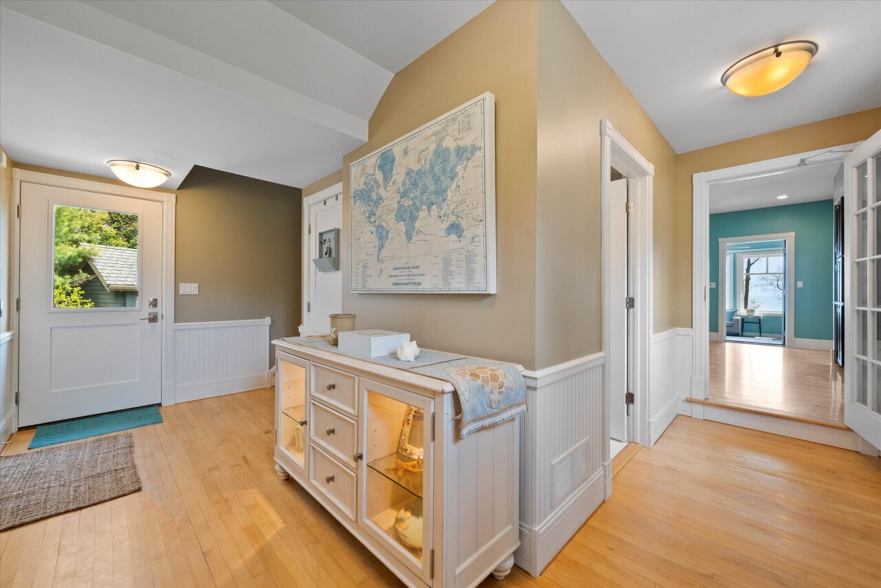Wisconsin Lake Home for sale (MLS#: 1919869) at 4320  High Point Beach Ln, in Port Washington, Wisconsin. (26 of 86)