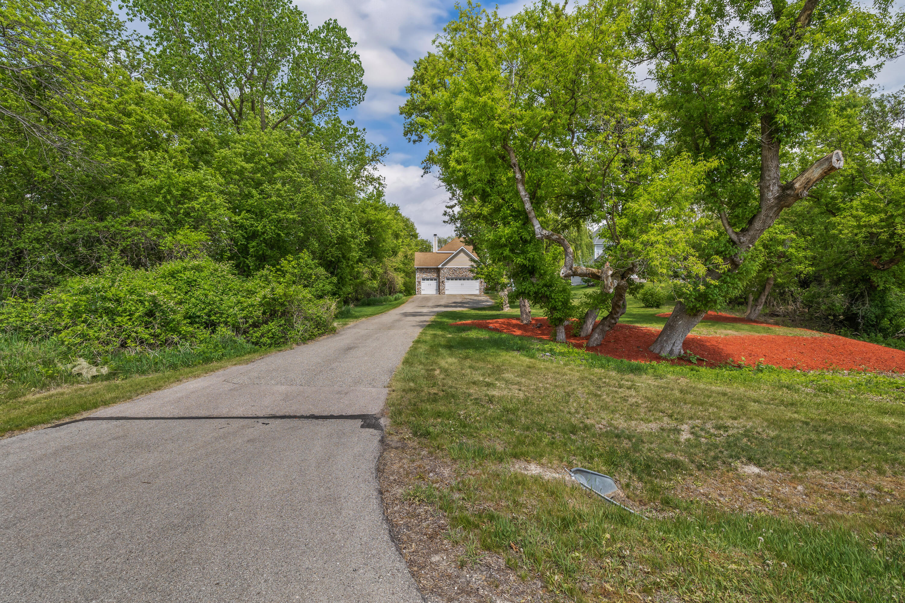 Wisconsin Lake Home for sale (MLS#: 1919926) at 390  County Road B -, in Fontana, Wisconsin. (20 of 29)