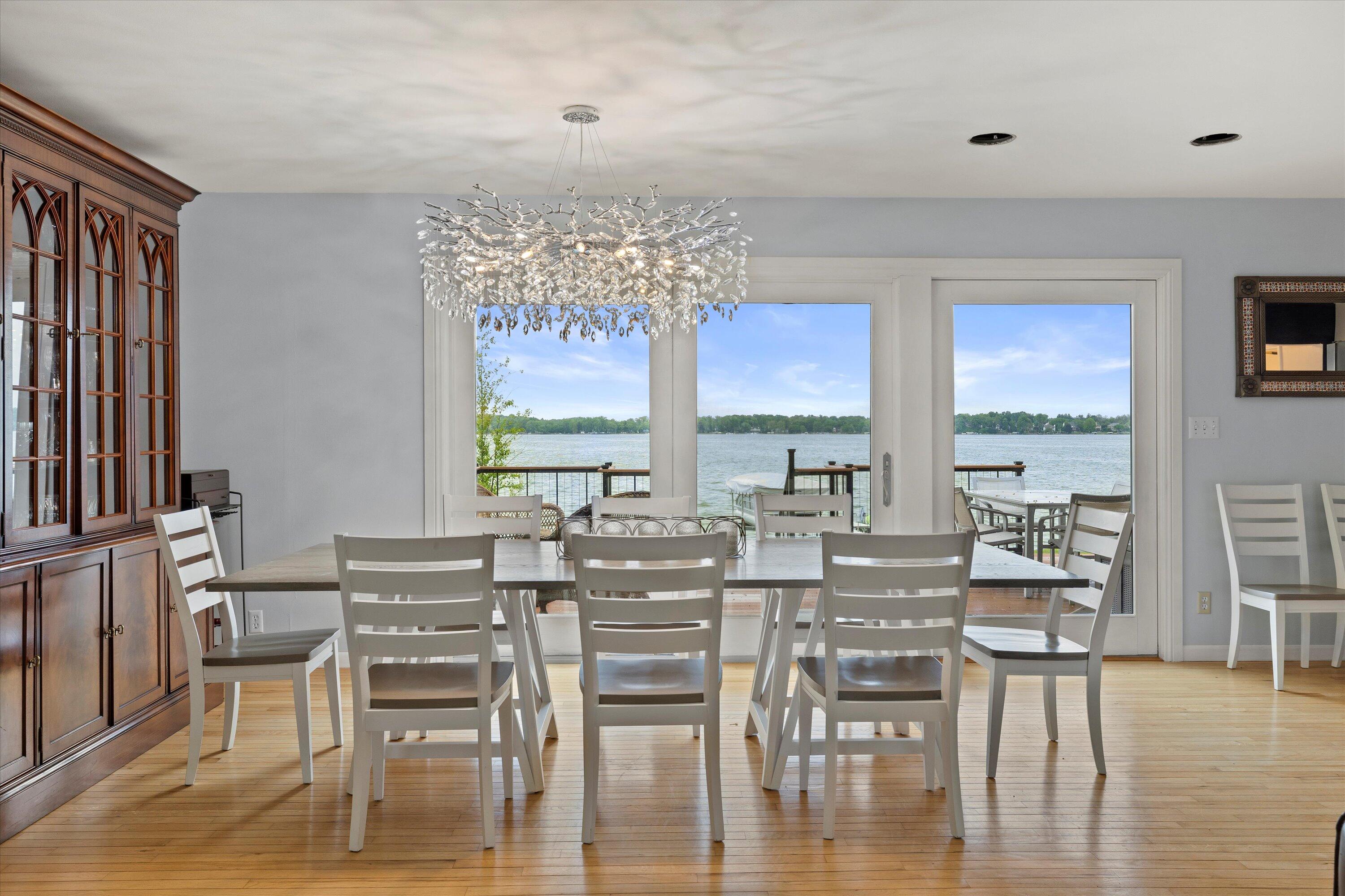 Wisconsin Lake Home for sale (MLS#: 1919940) at N60W39640  Mary Ln, in Oconomowoc, Wisconsin. (16 of 57)