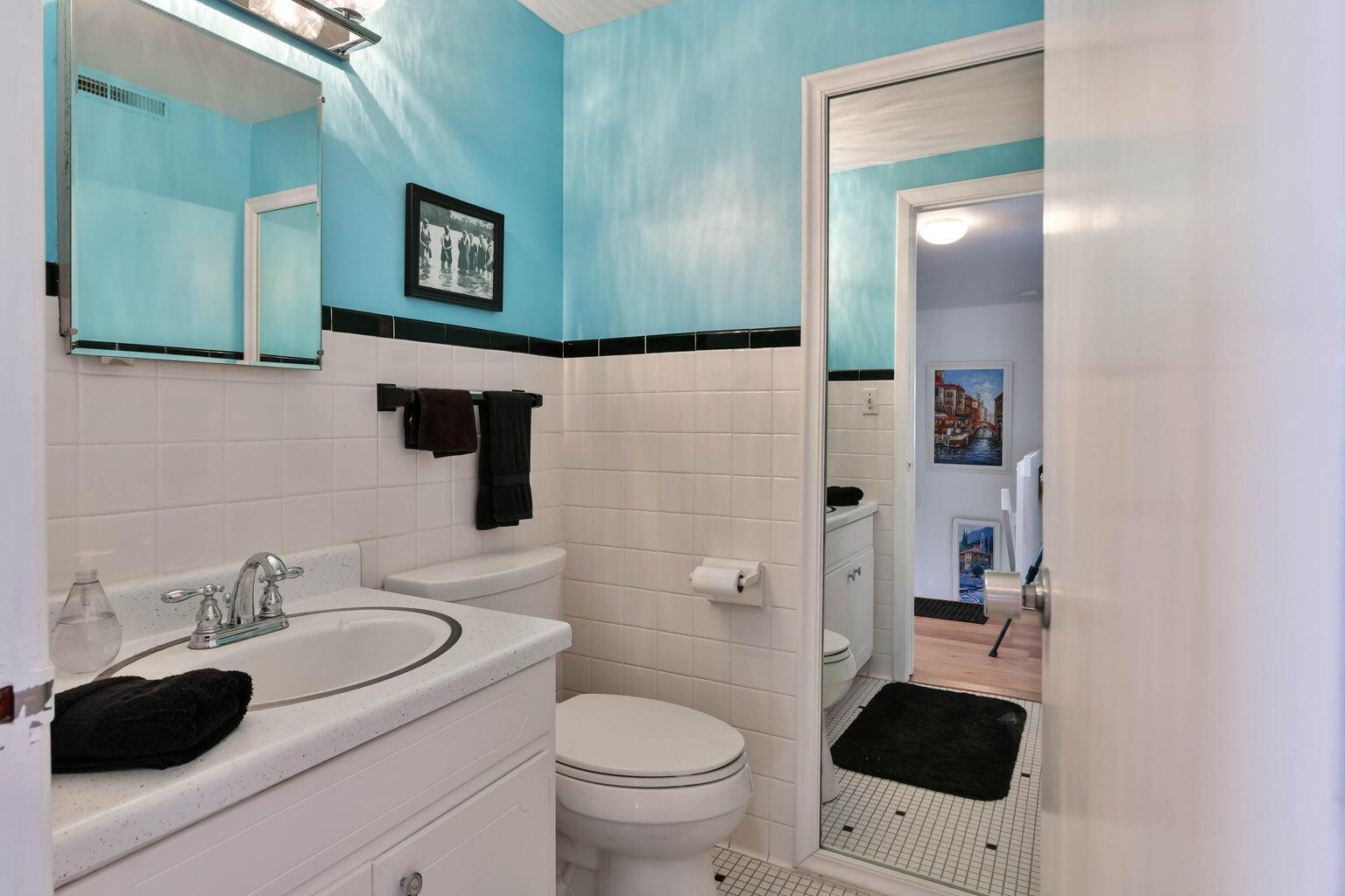 Wisconsin Lake Home for sale (MLS#: 1919940) at N60W39640  Mary Ln, in Oconomowoc, Wisconsin. (34 of 57)