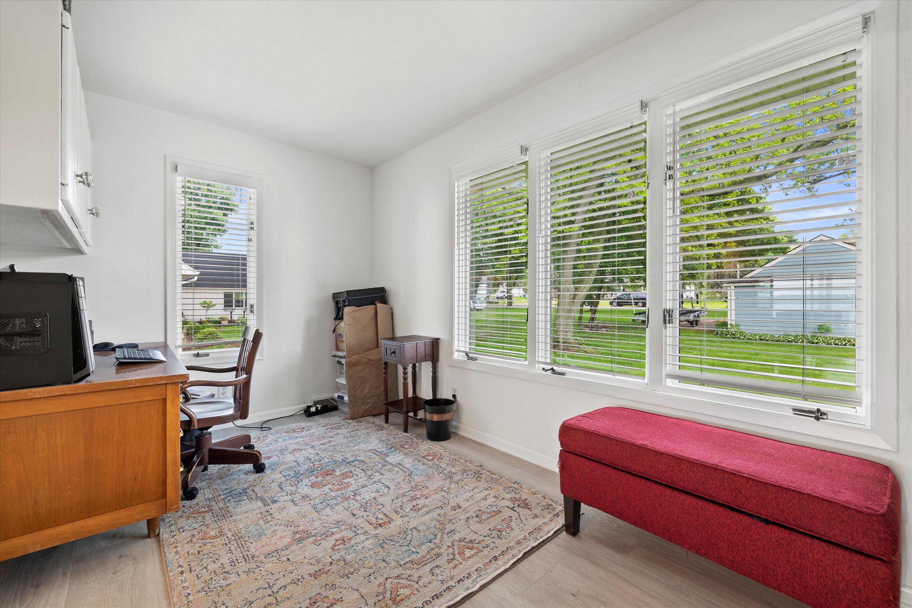 Wisconsin Lake Home for sale (MLS#: 1919940) at N60W39640  Mary Ln, in Oconomowoc, Wisconsin. (36 of 57)