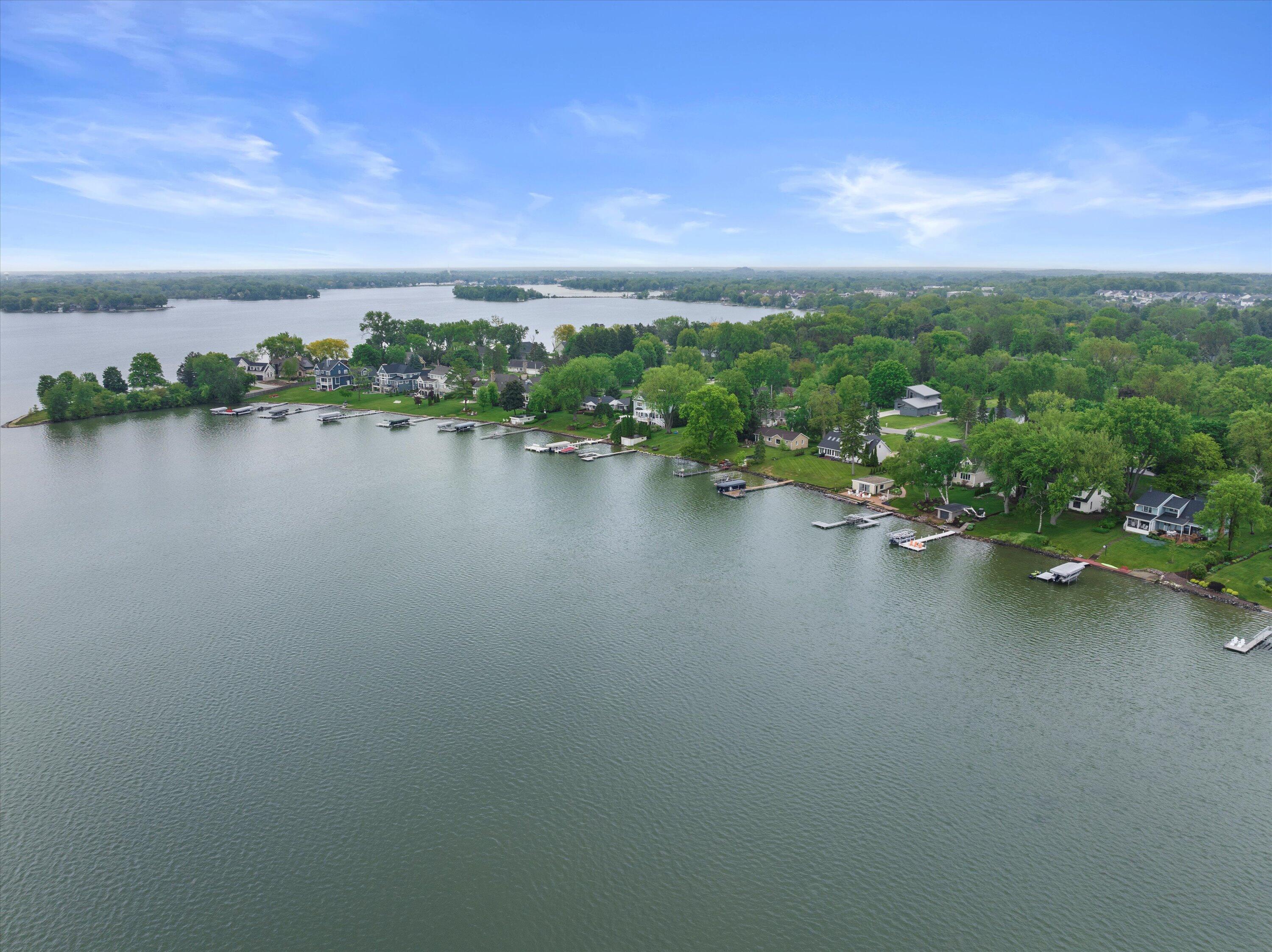Wisconsin Lake Home for sale (MLS#: 1919940) at N60W39640  Mary Ln, in Oconomowoc, Wisconsin. (43 of 57)
