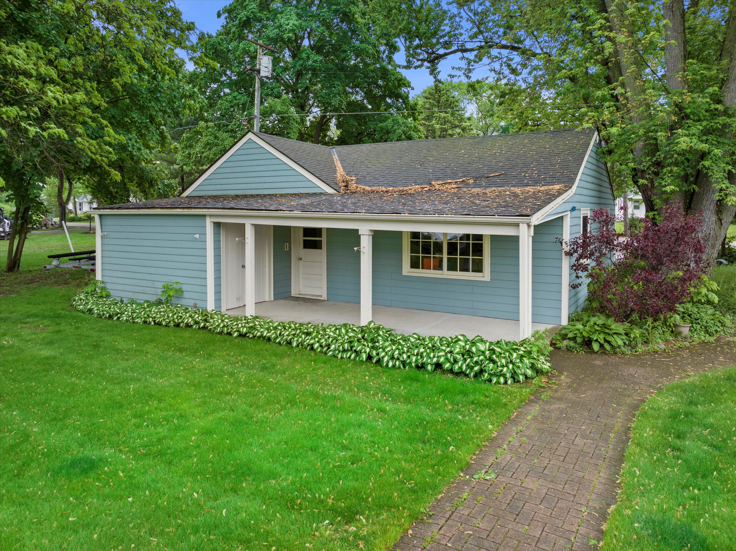 Wisconsin Lake Home for sale (MLS#: 1919940) at N60W39640  Mary Ln, in Oconomowoc, Wisconsin. (44 of 57)