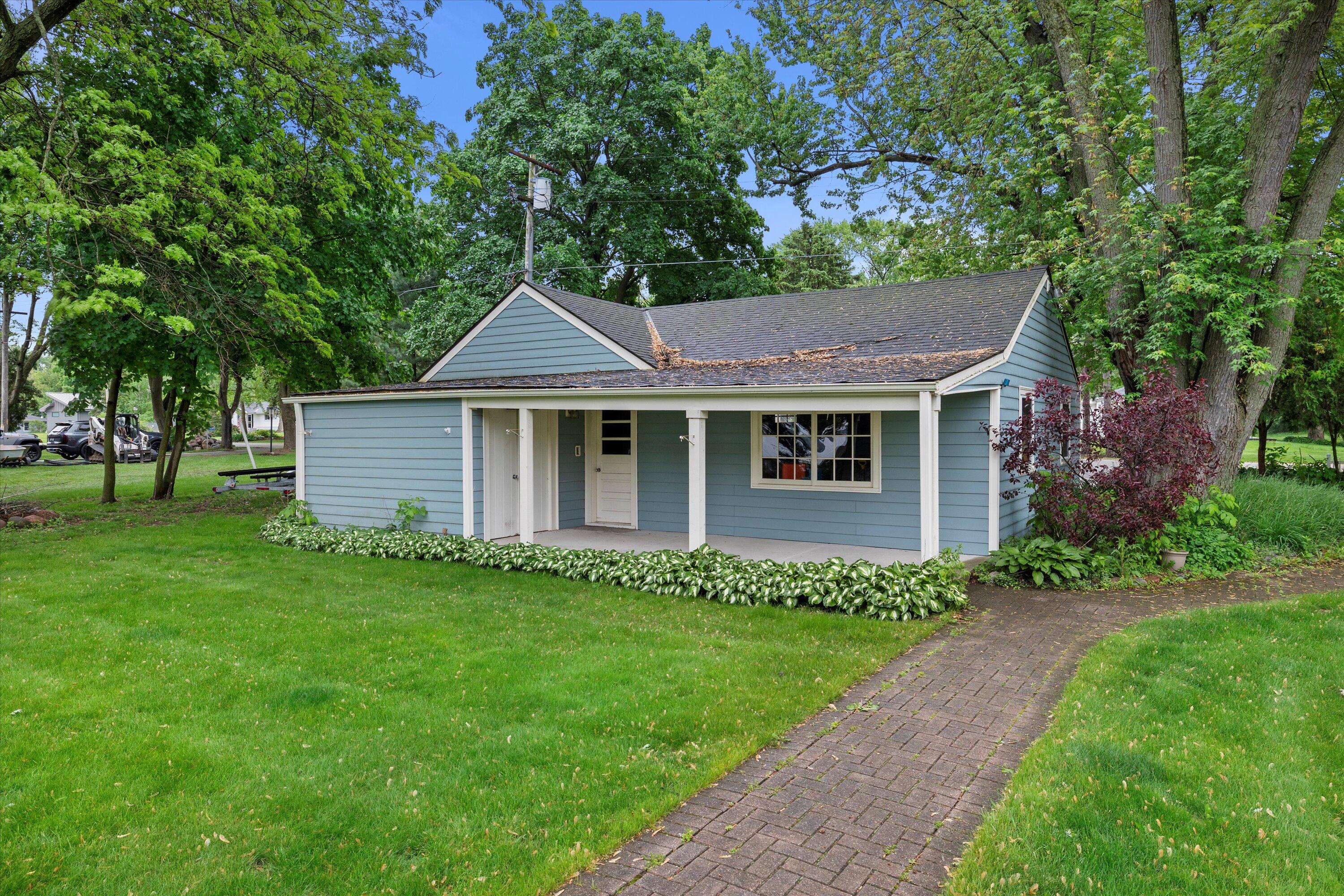 Wisconsin Lake Home for sale (MLS#: 1919940) at N60W39640  Mary Ln, in Oconomowoc, Wisconsin. (48 of 57)