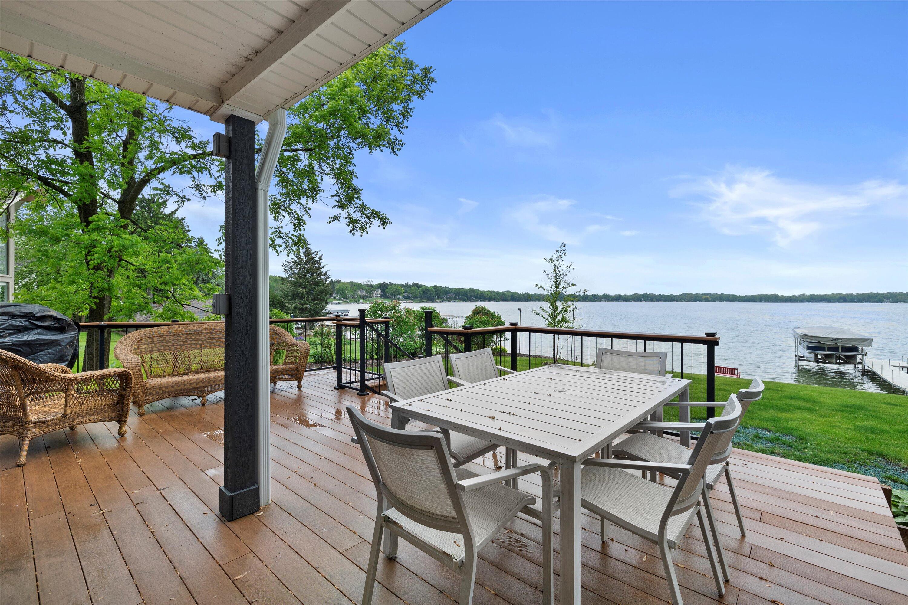 Wisconsin Lake Home for sale (MLS#: 1919940) at N60W39640  Mary Ln, in Oconomowoc, Wisconsin. (52 of 57)