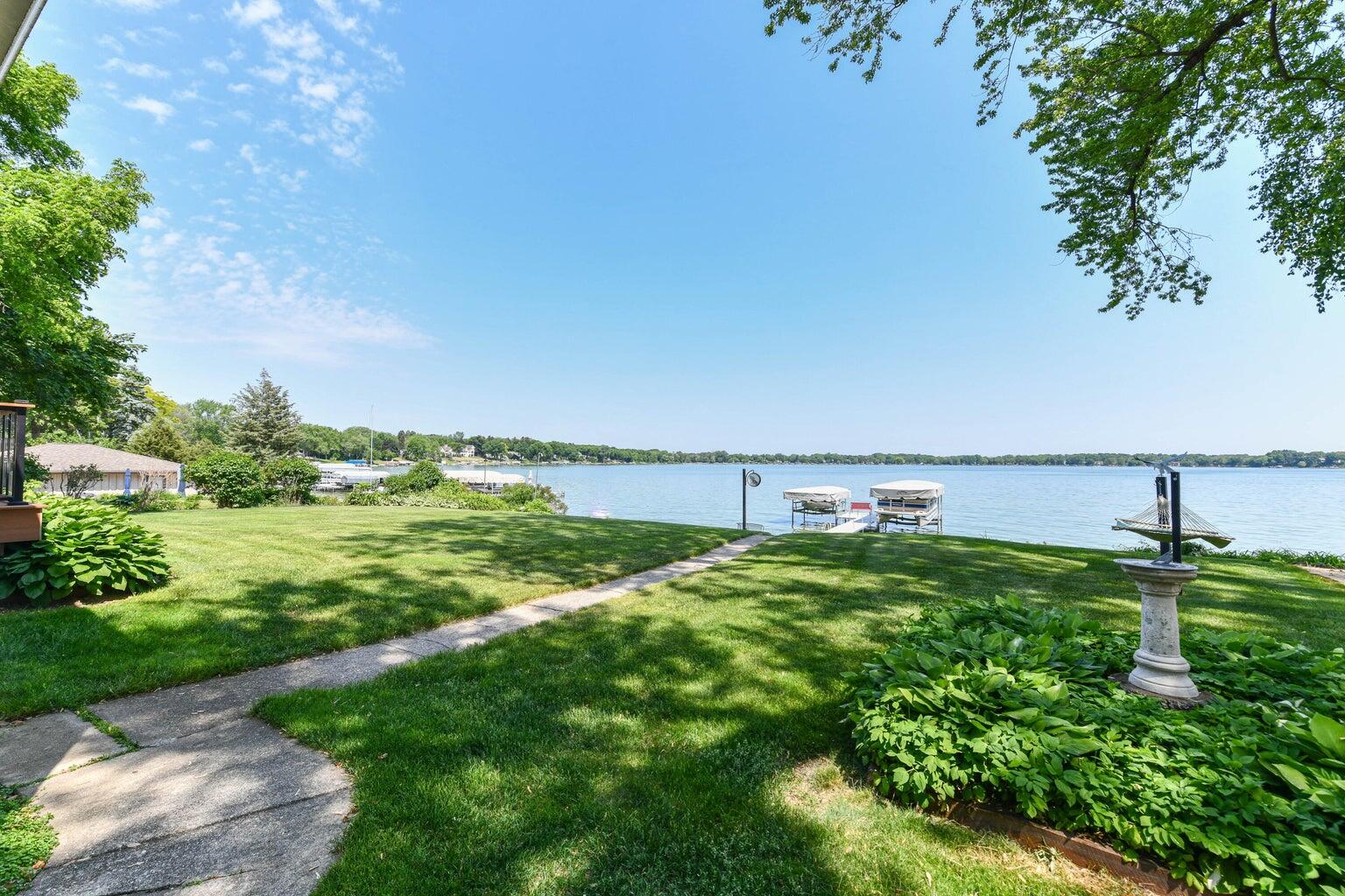 Wisconsin Lake Home for sale (MLS#: 1919940) at N60W39640  Mary Ln, in Oconomowoc, Wisconsin. (54 of 57)