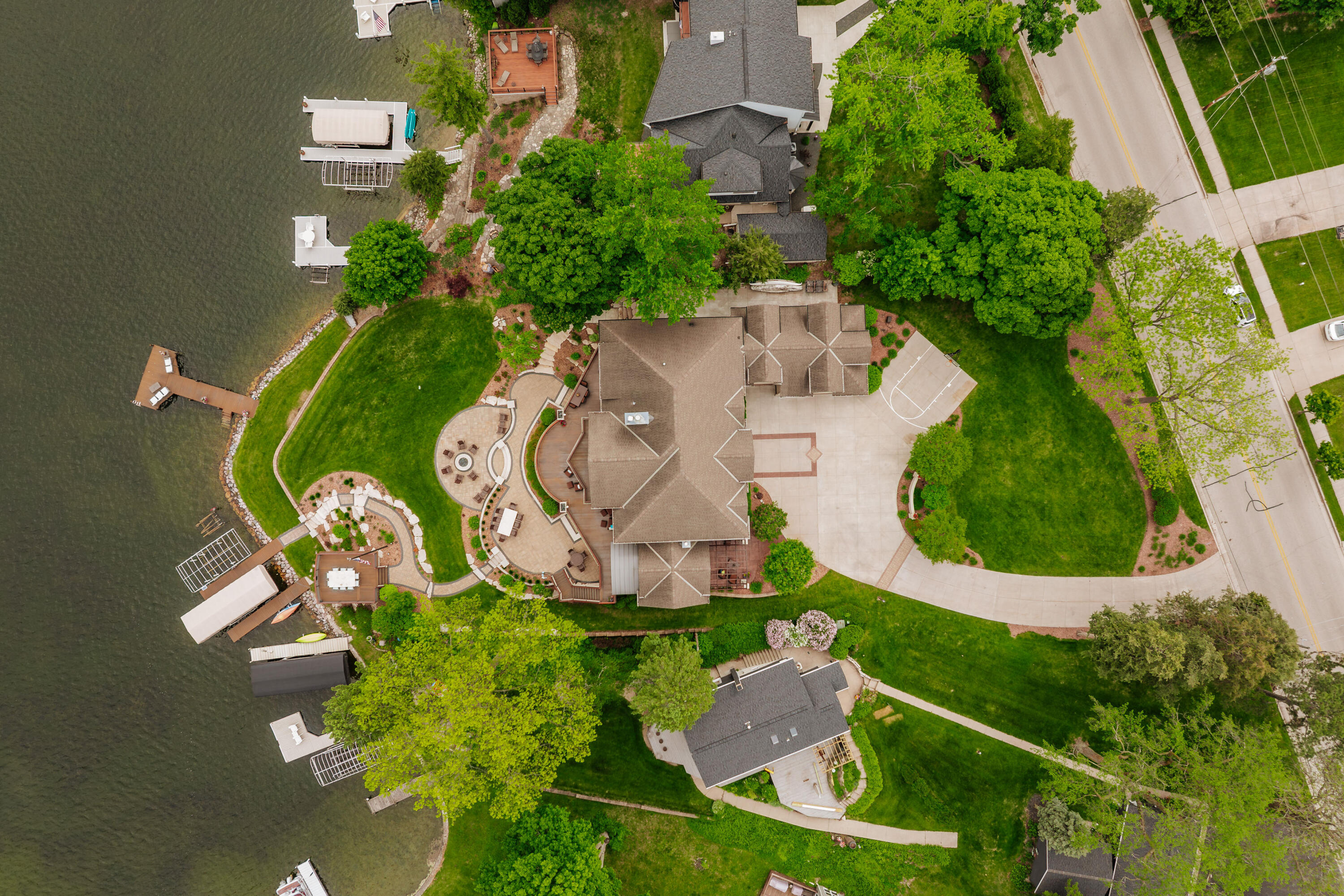 Wisconsin Lake Home for sale (MLS#: 1920005) at N49W35398  Wisconsin Ave, in Oconomowoc, Wisconsin. (25 of 96)