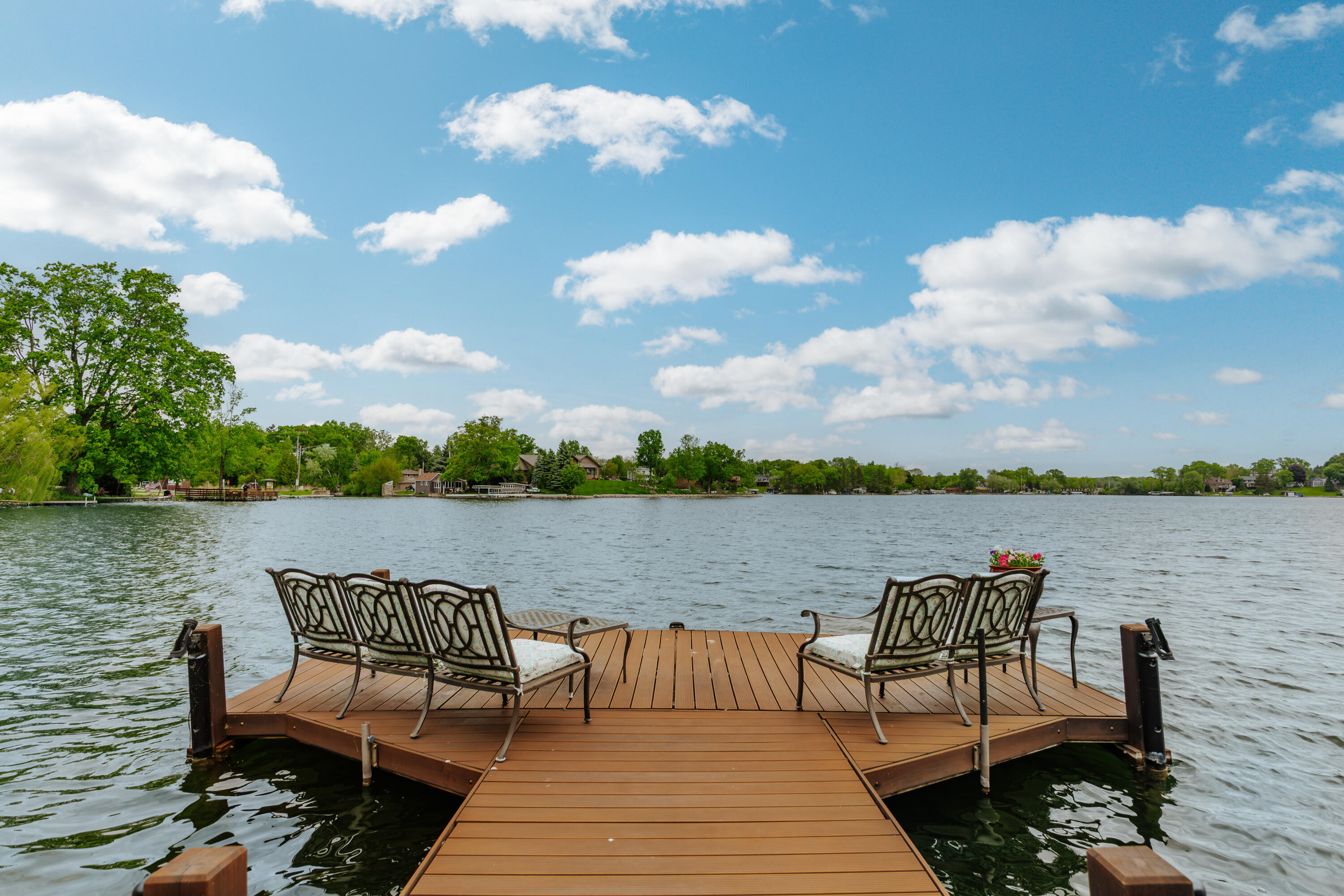 Wisconsin Lake Home for sale (MLS#: 1920005) at N49W35398  Wisconsin Ave, in Oconomowoc, Wisconsin. (36 of 96)