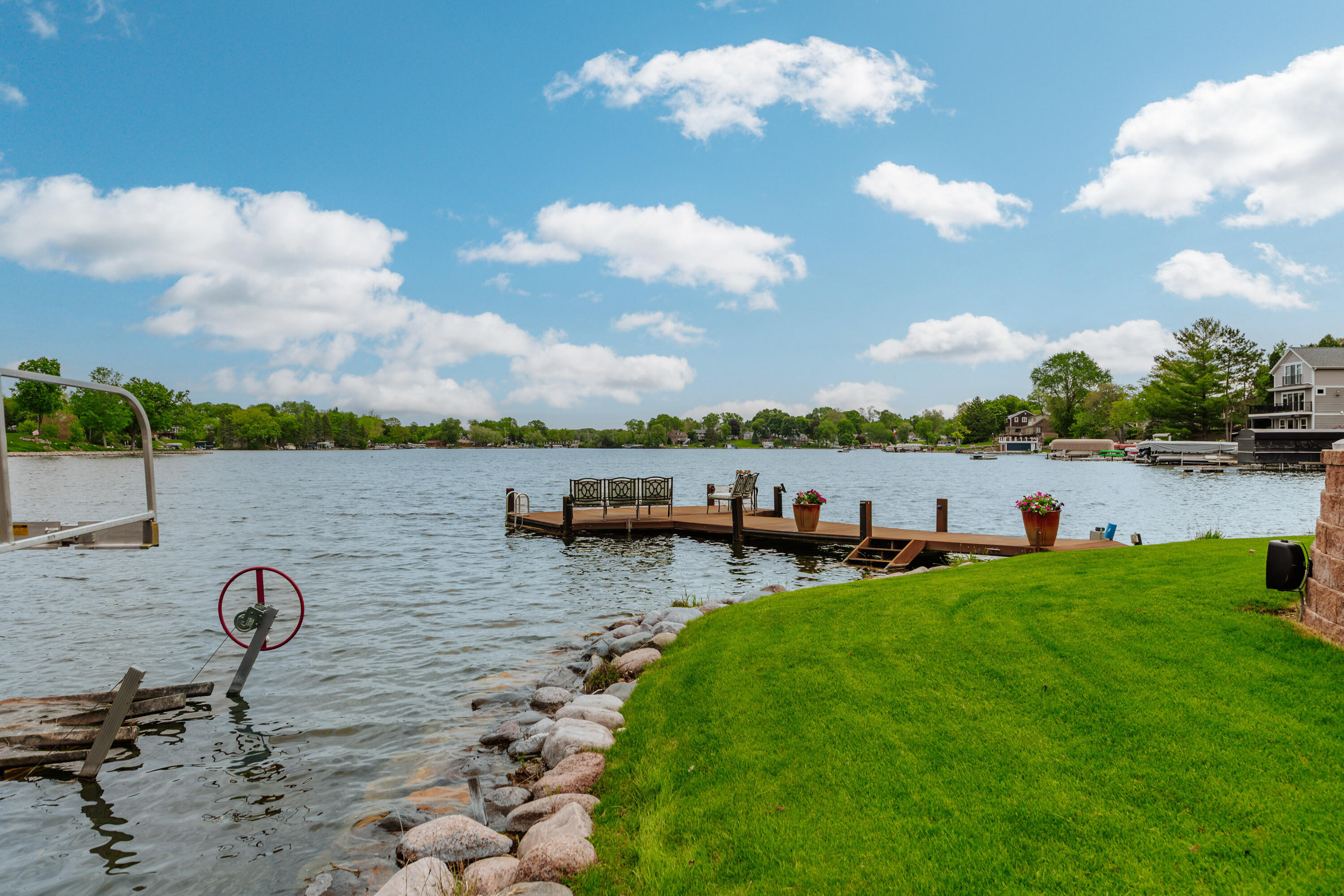 Wisconsin Lake Home for sale (MLS#: 1920005) at N49W35398  Wisconsin Ave, in Oconomowoc, Wisconsin. (38 of 96)