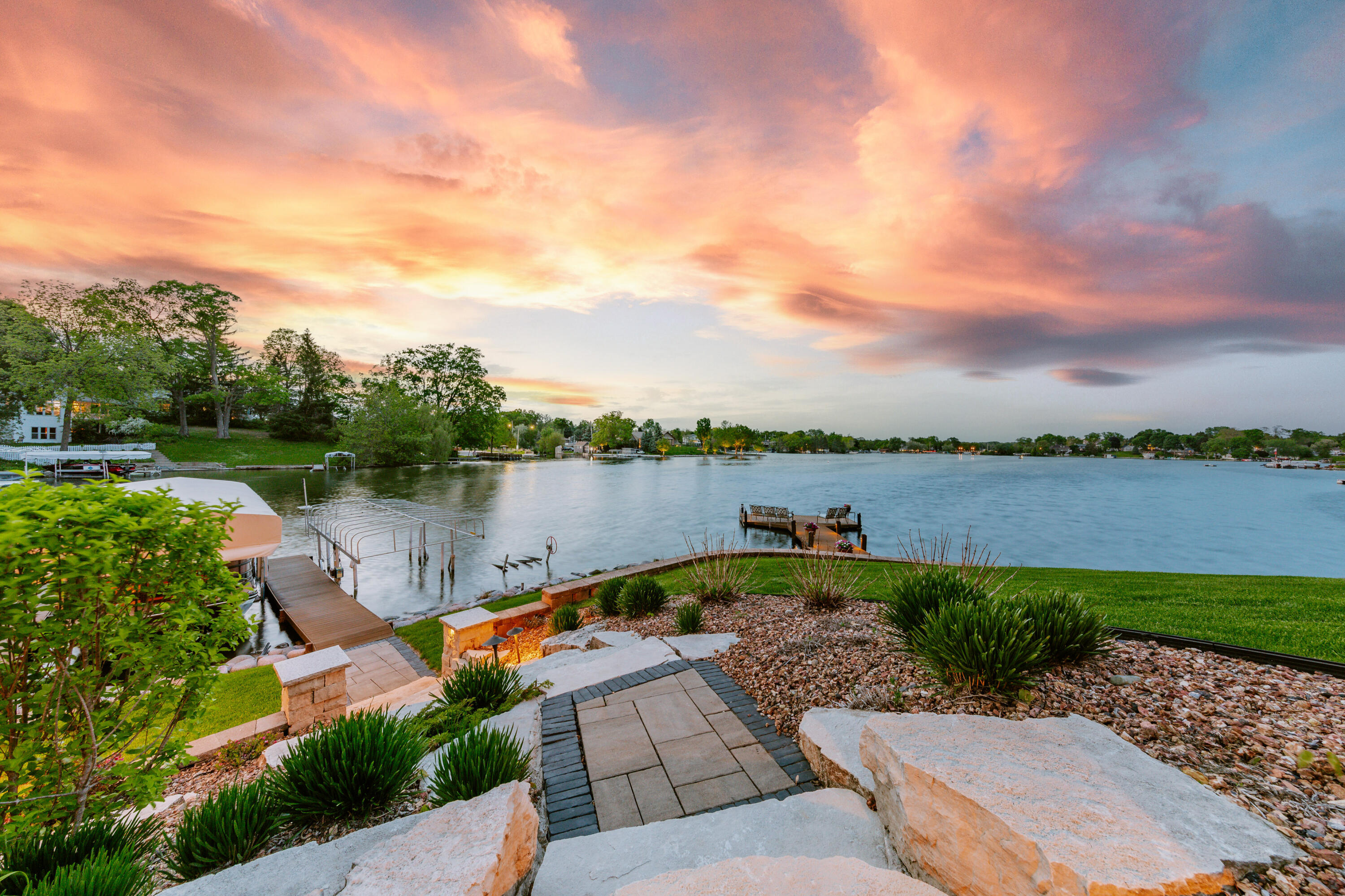 Wisconsin Lake Home for sale (MLS#: 1920005) at N49W35398  Wisconsin Ave, in Oconomowoc, Wisconsin. (46 of 96)