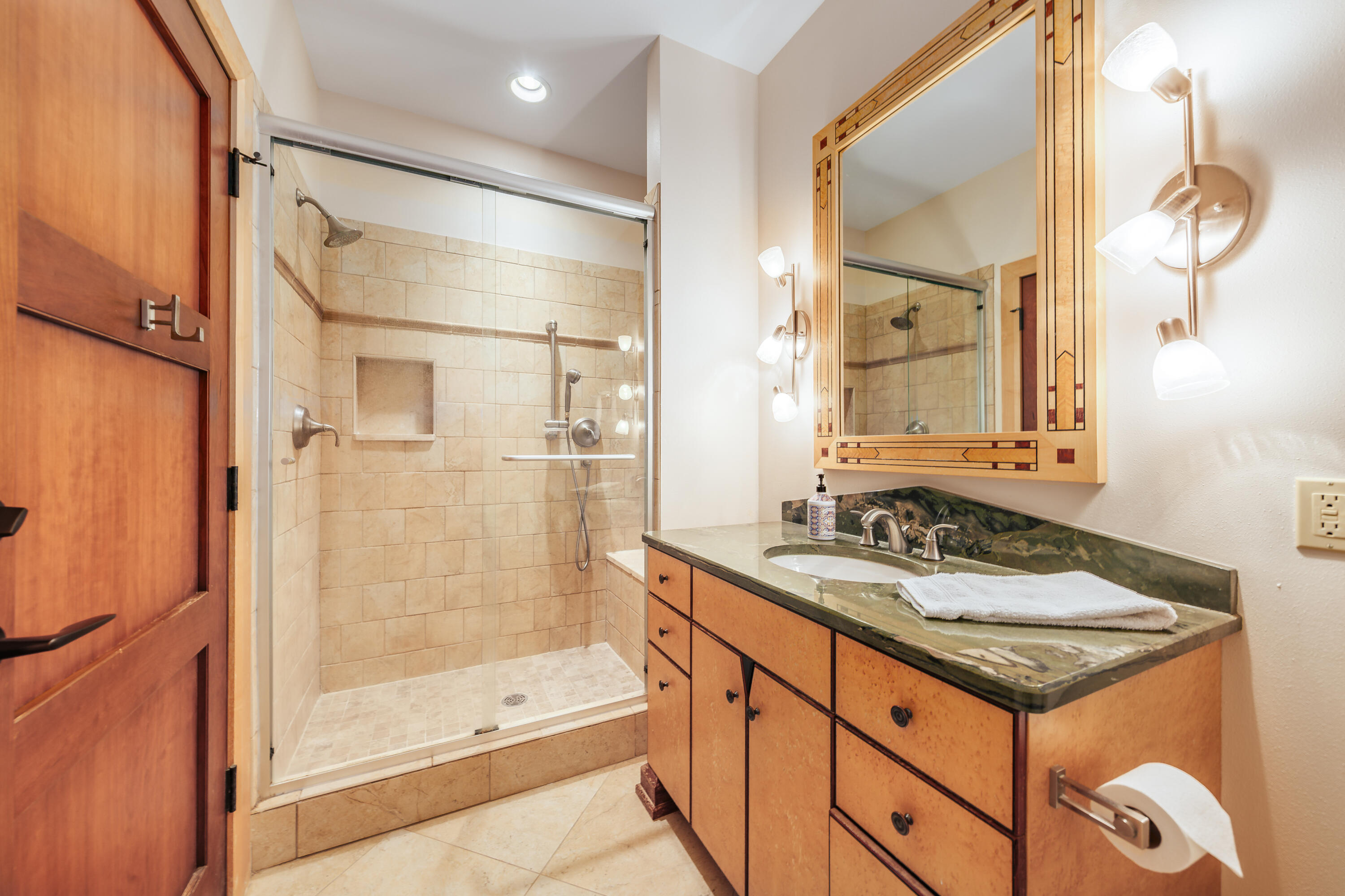 Wisconsin Lake Home for sale (MLS#: 1920005) at N49W35398  Wisconsin Ave, in Oconomowoc, Wisconsin. (81 of 96)