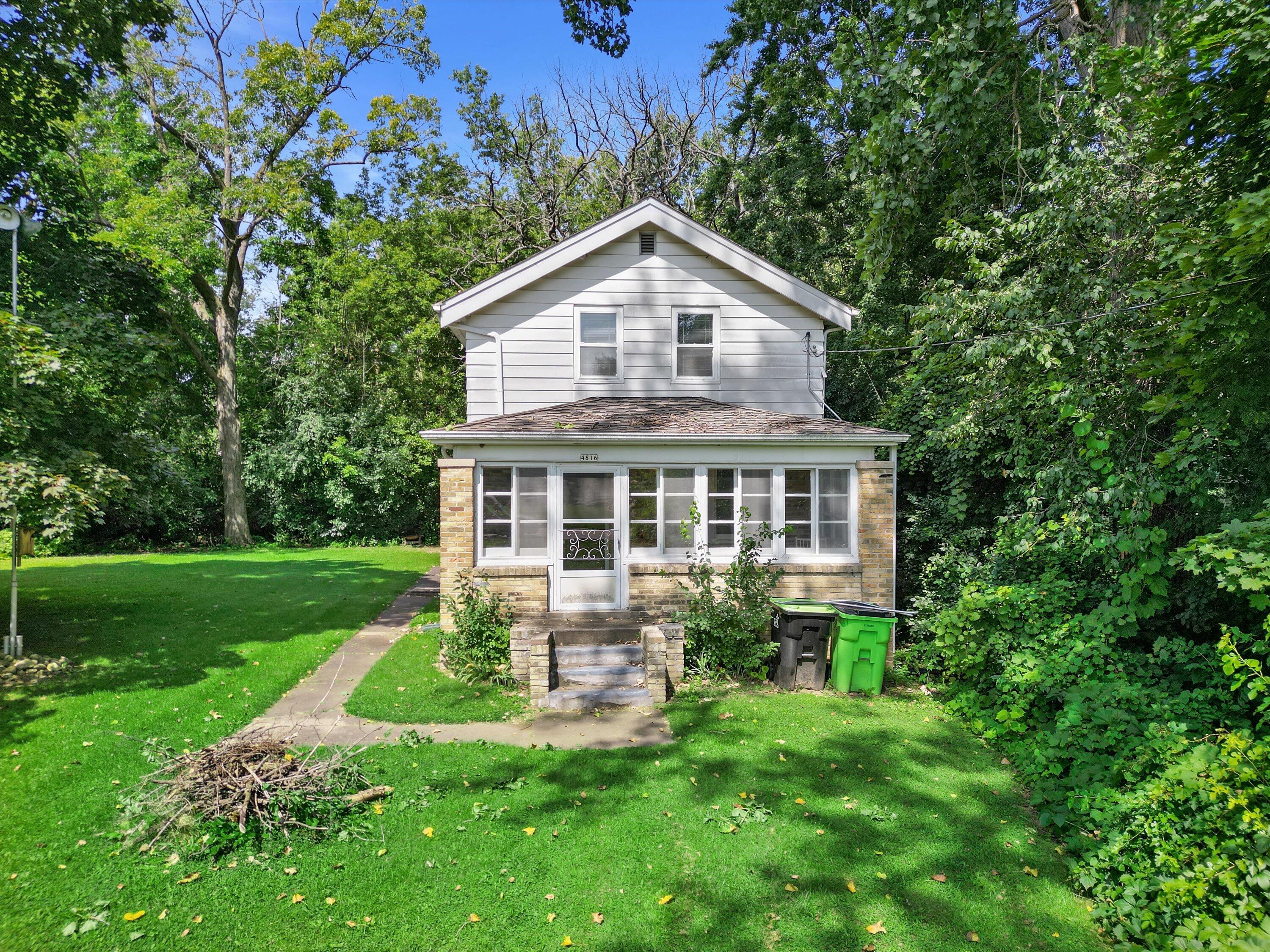 Wisconsin Lake Home for sale (MLS#: 1920034) at 4816  Riverside Rd, in Waterford, Wisconsin. (2 of 11)