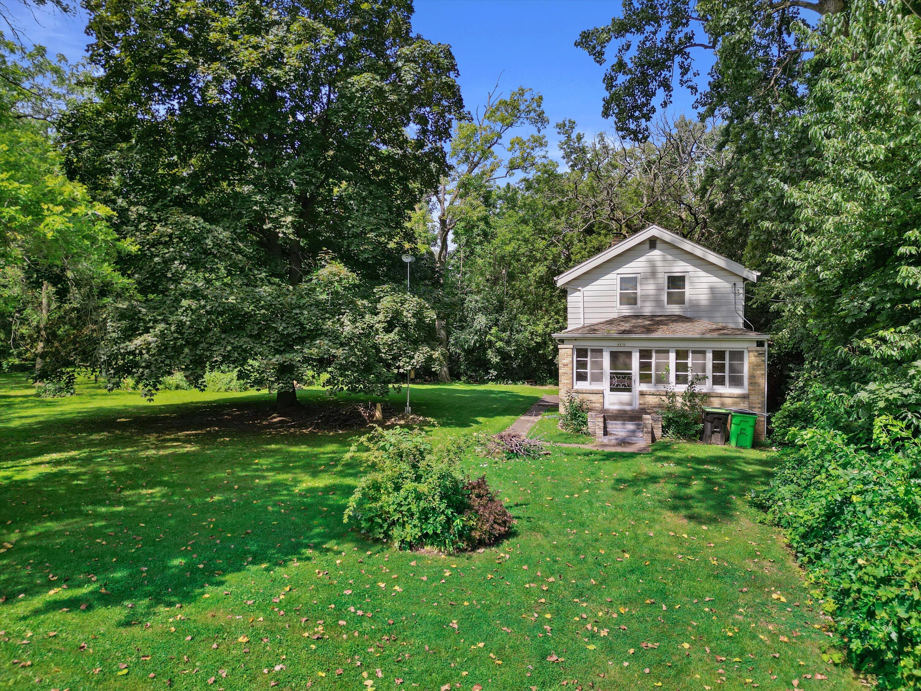 Wisconsin Lake Home for sale (MLS#: 1920034) at 4816  Riverside Rd, in Waterford, Wisconsin. (3 of 11)