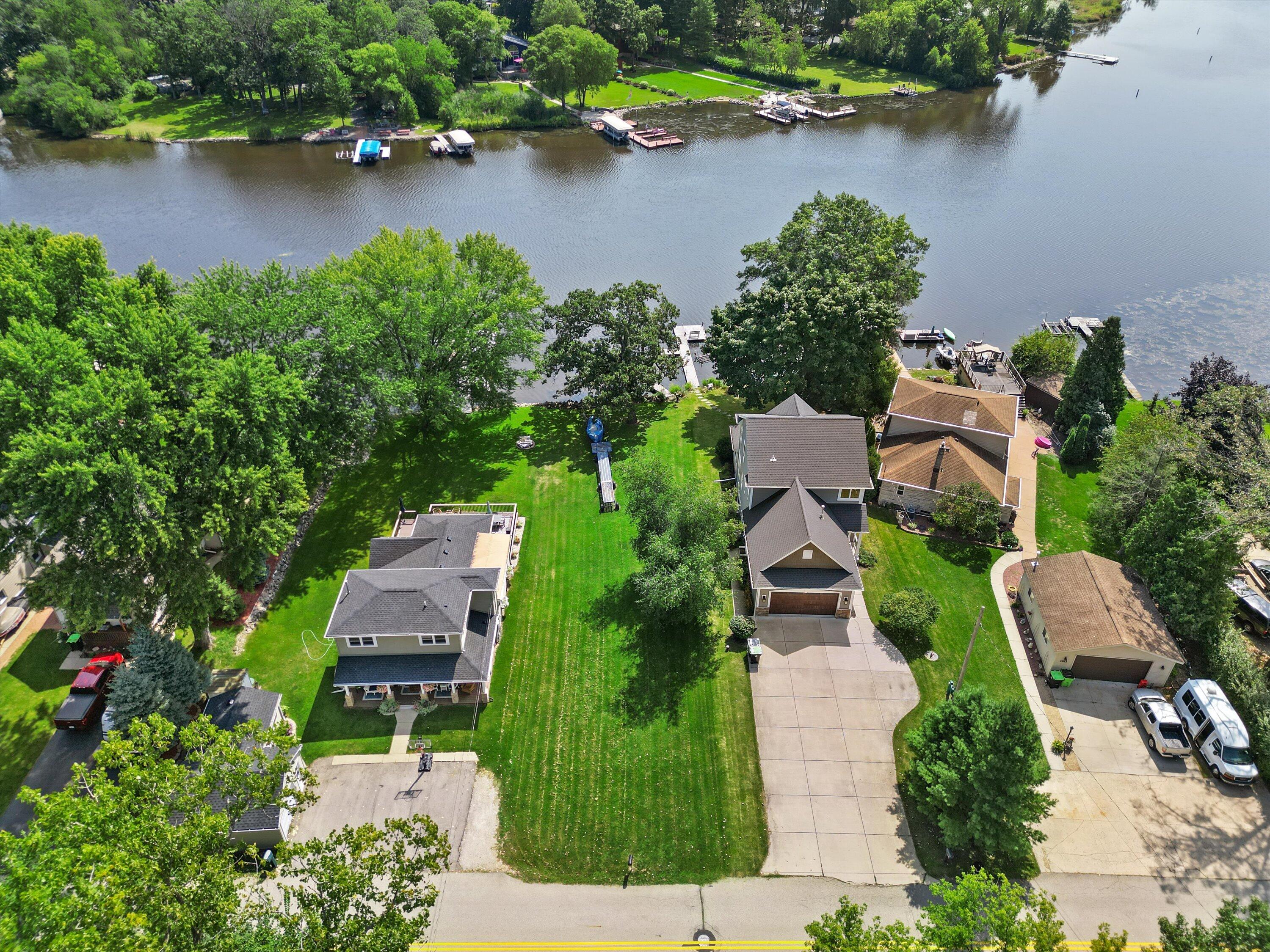 Wisconsin Lake Home for sale (MLS#: 1920034) at 4816  Riverside Rd, in Waterford, Wisconsin. (5 of 11)